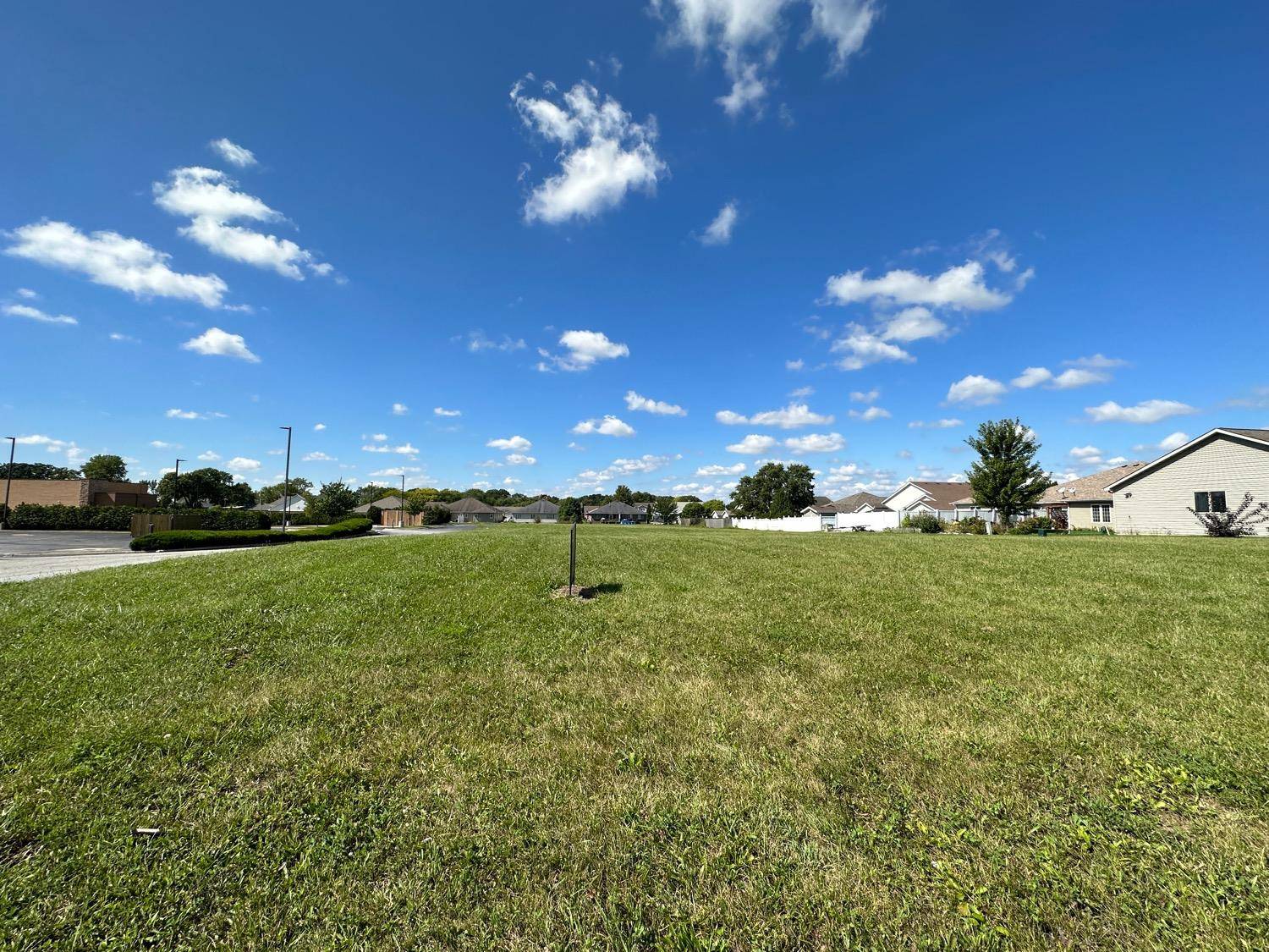 10838 Pike ST, Winfield, IN 46307