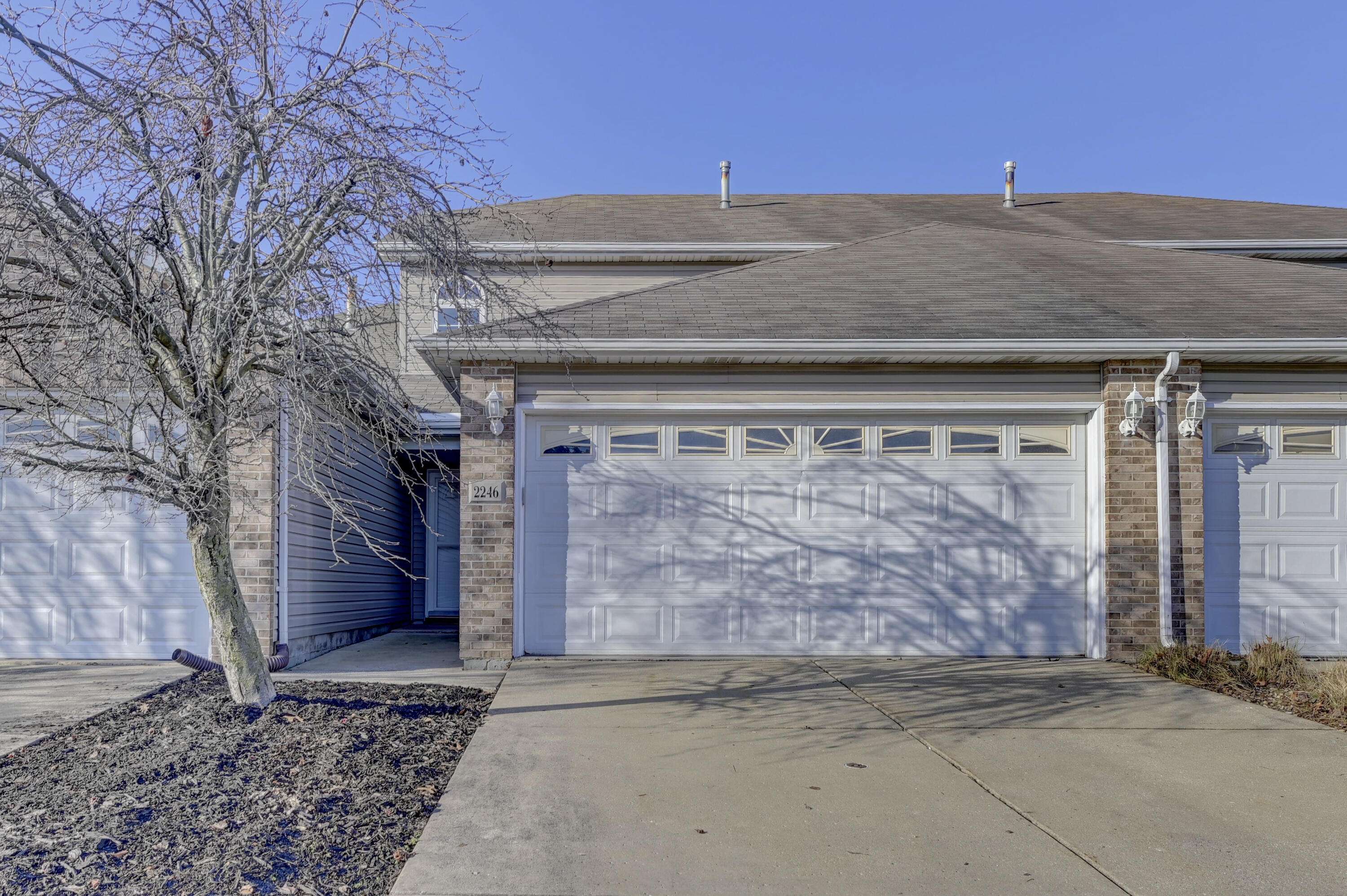 2246 Sandcastle DR, Dyer, IN 46311