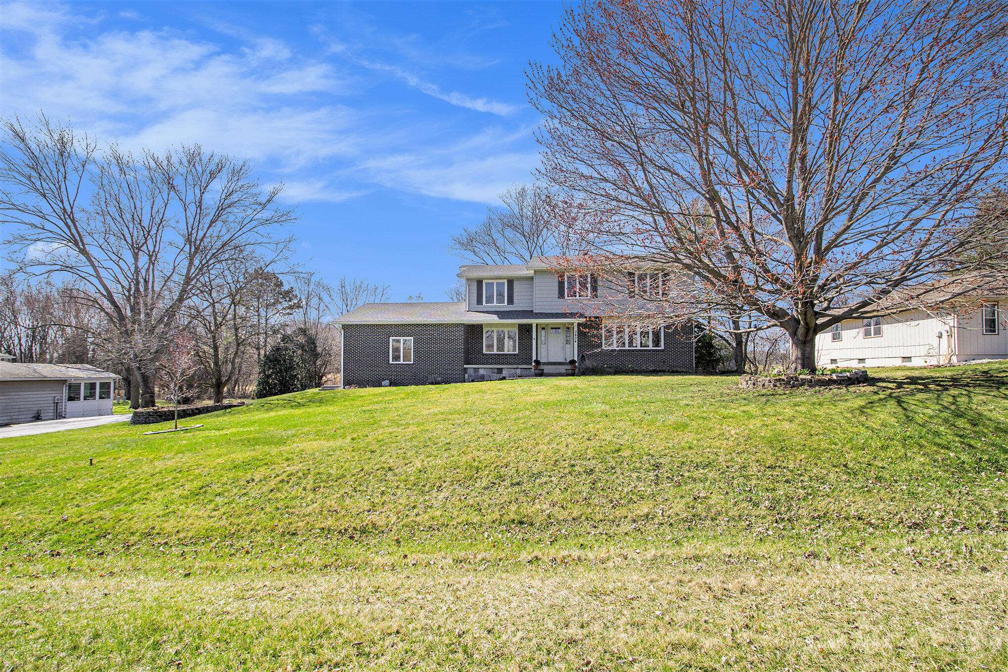 3834 Kingsway DR, Crown Point, IN 46307
