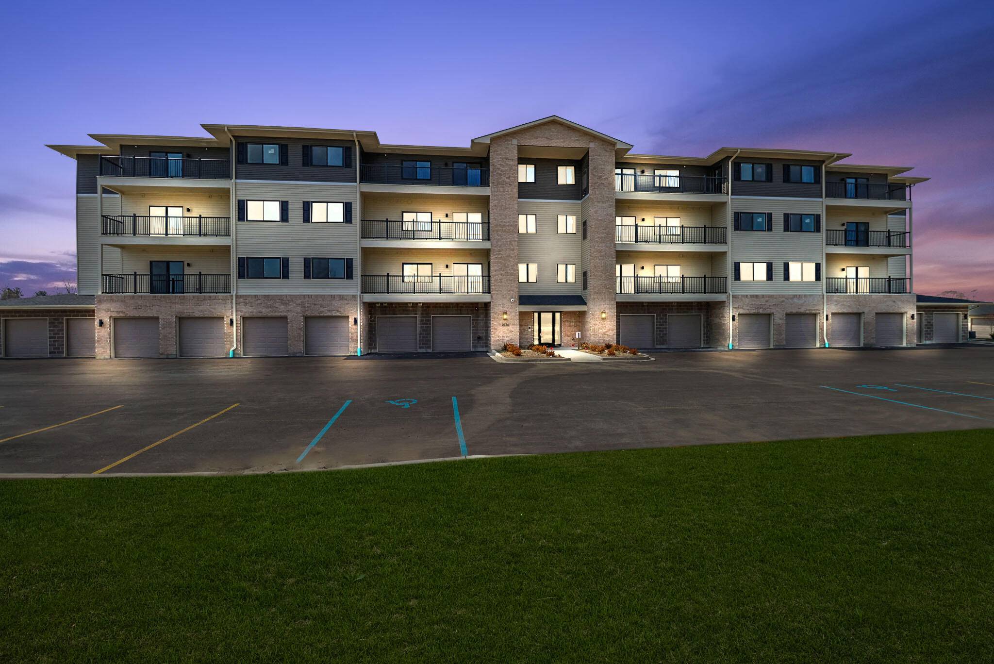 2034 W 75th PL #42, Merrillville, IN 46410