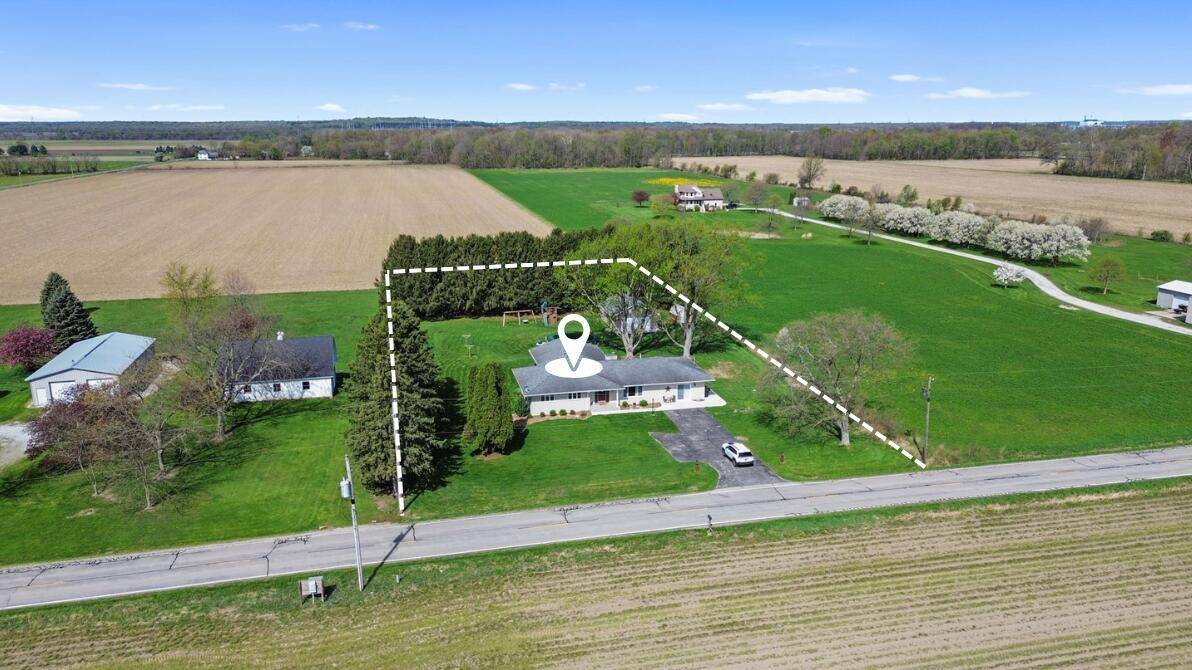 56915 Tulip Road, New Carlisle, IN 46552