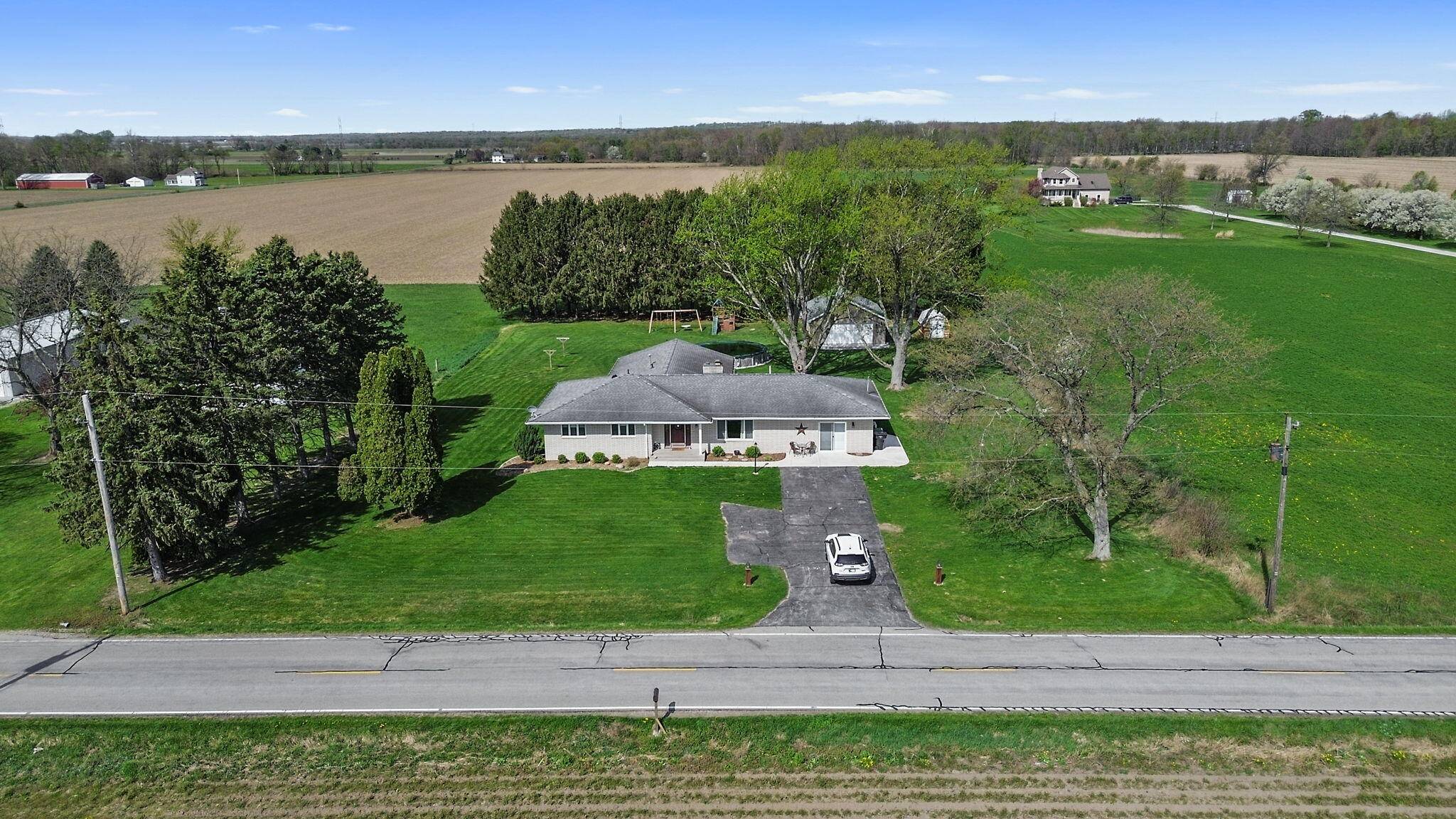 56915 Tulip RD, New Carlisle, IN 46552