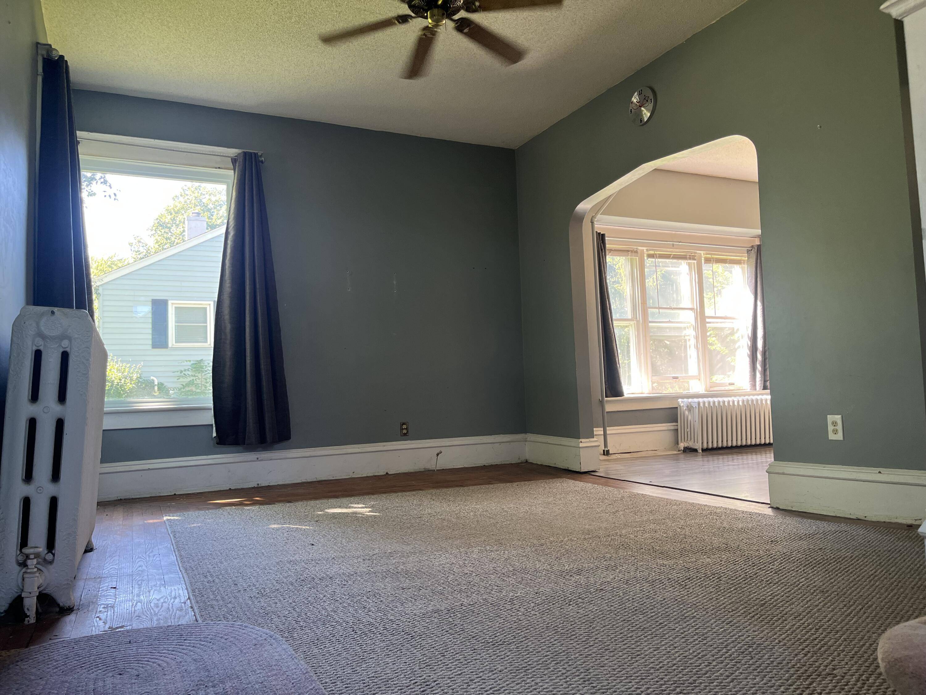 484 Grove AVE, Valparaiso, IN 46385