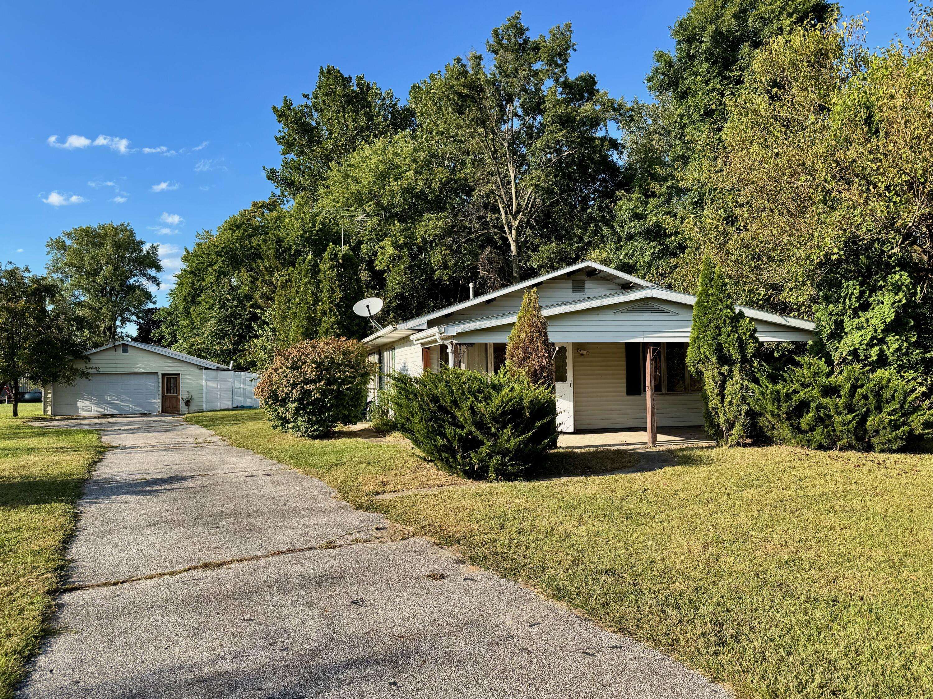 6620 E State Road 10, Knox, IN 46534