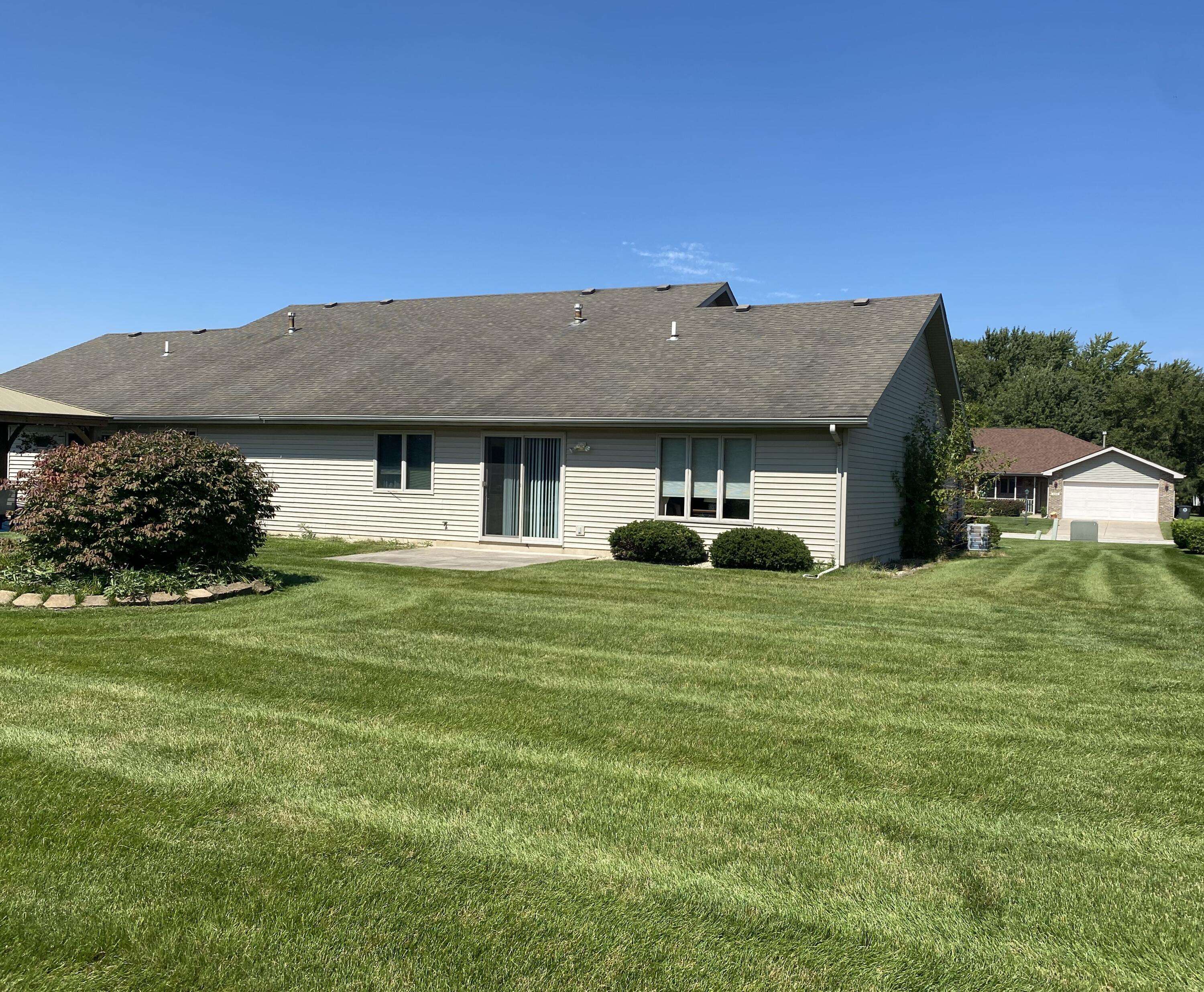 523 Hidden Oak DR, Hobart, IN 46342