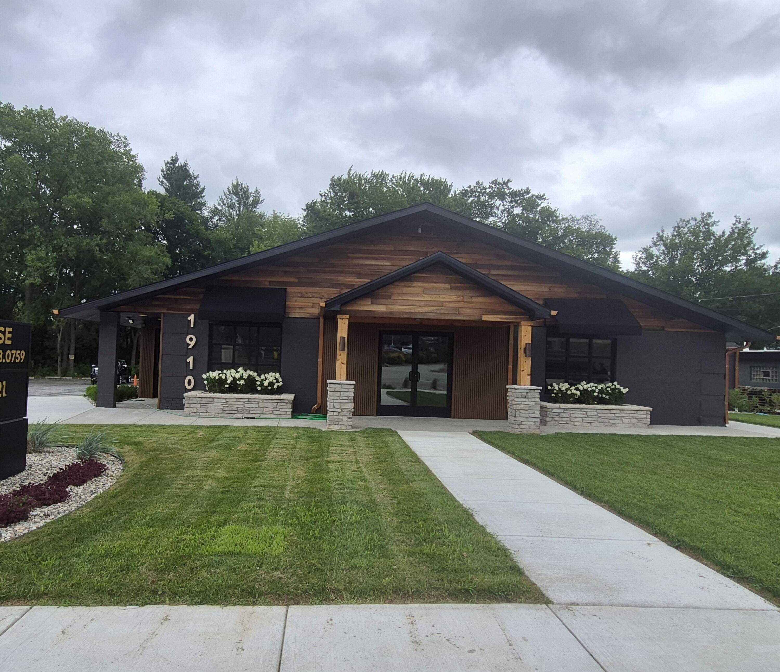 1910 Calumet AVE, Valparaiso, IN 46383