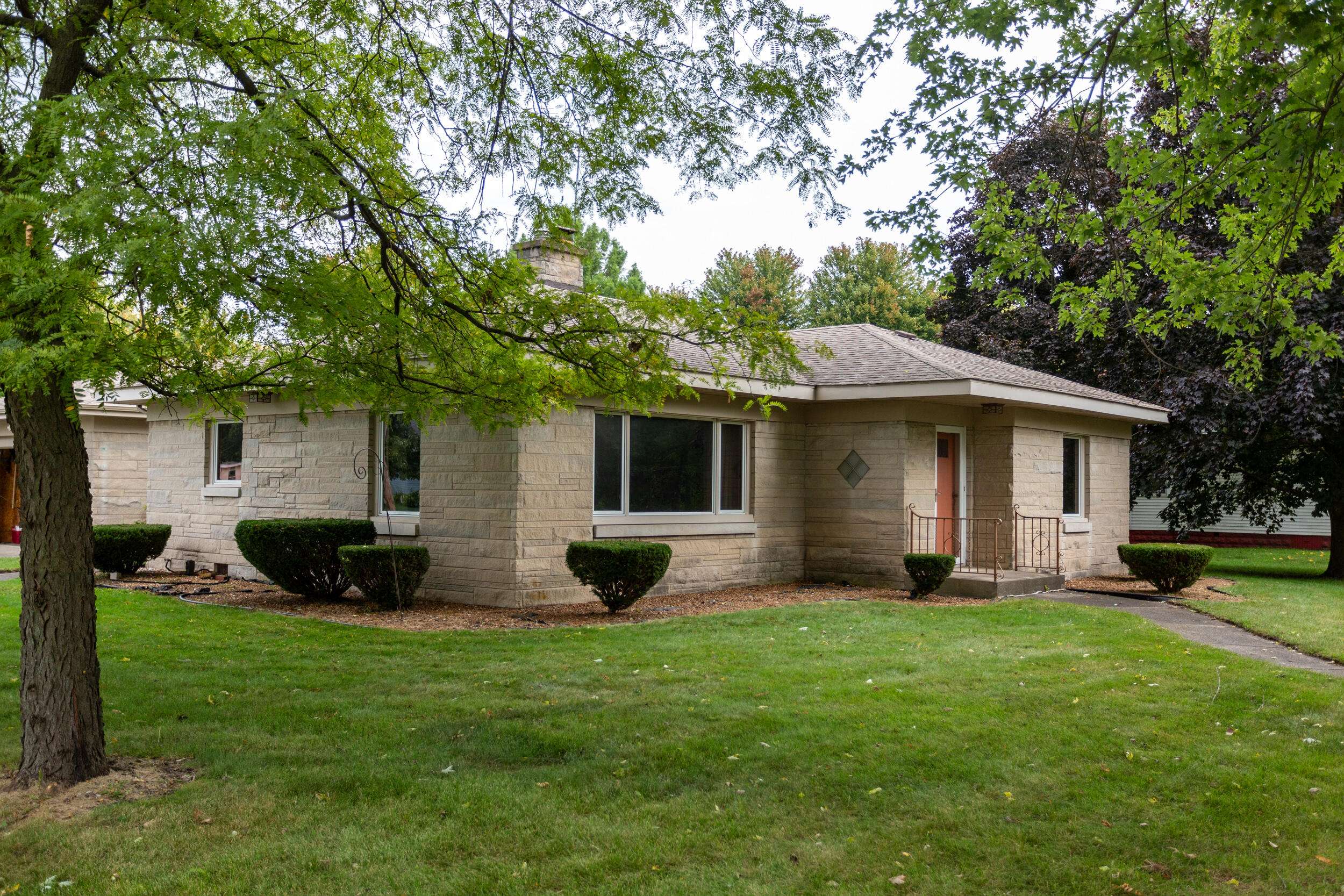 601 E Main ST, La Crosse, IN 46348