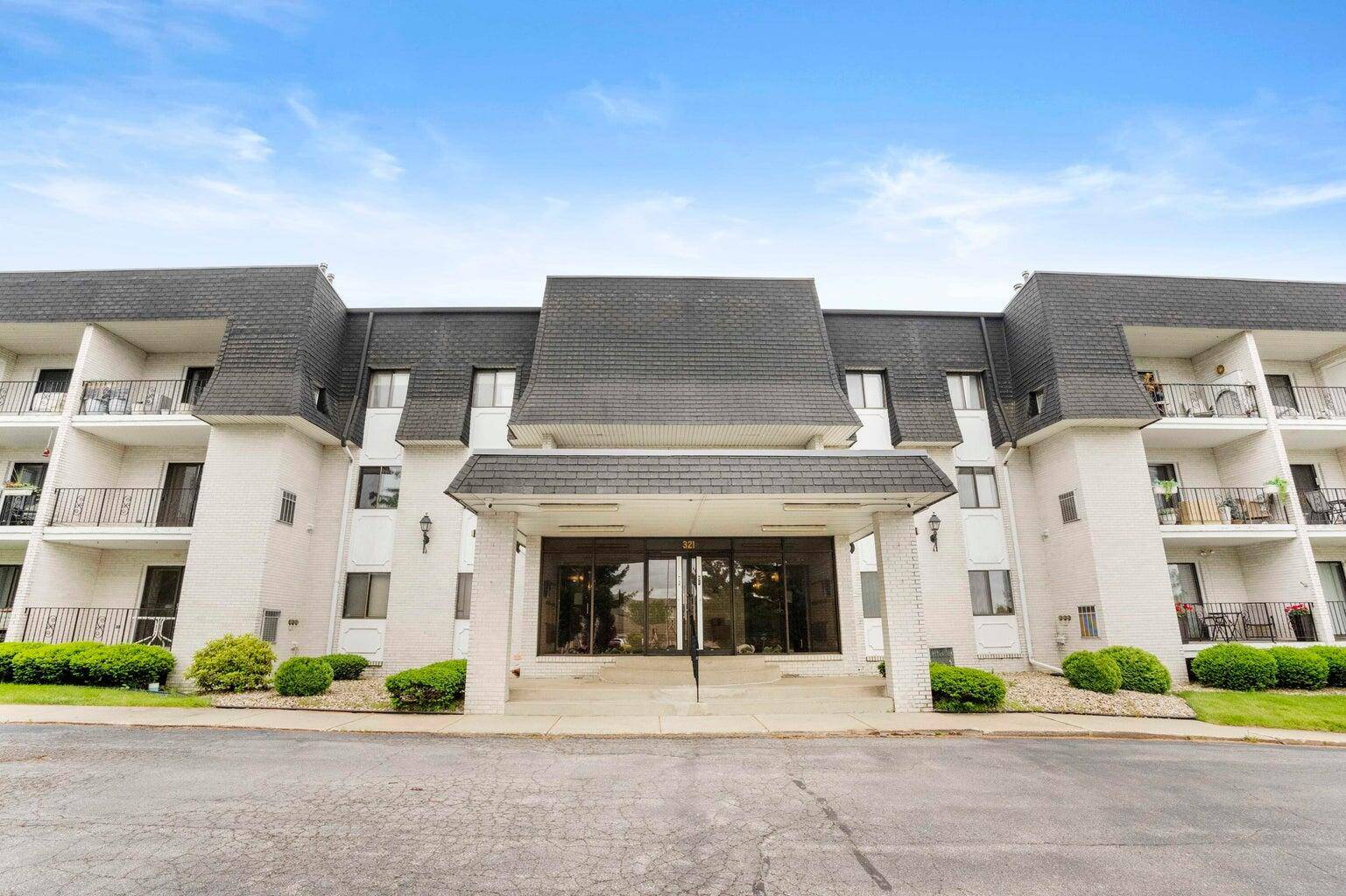 321 Deerpath DR #210, Schererville, IN 46375