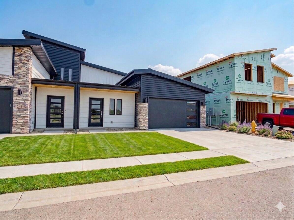 244 Sawgrass Drive, Crown Point, IN 46307