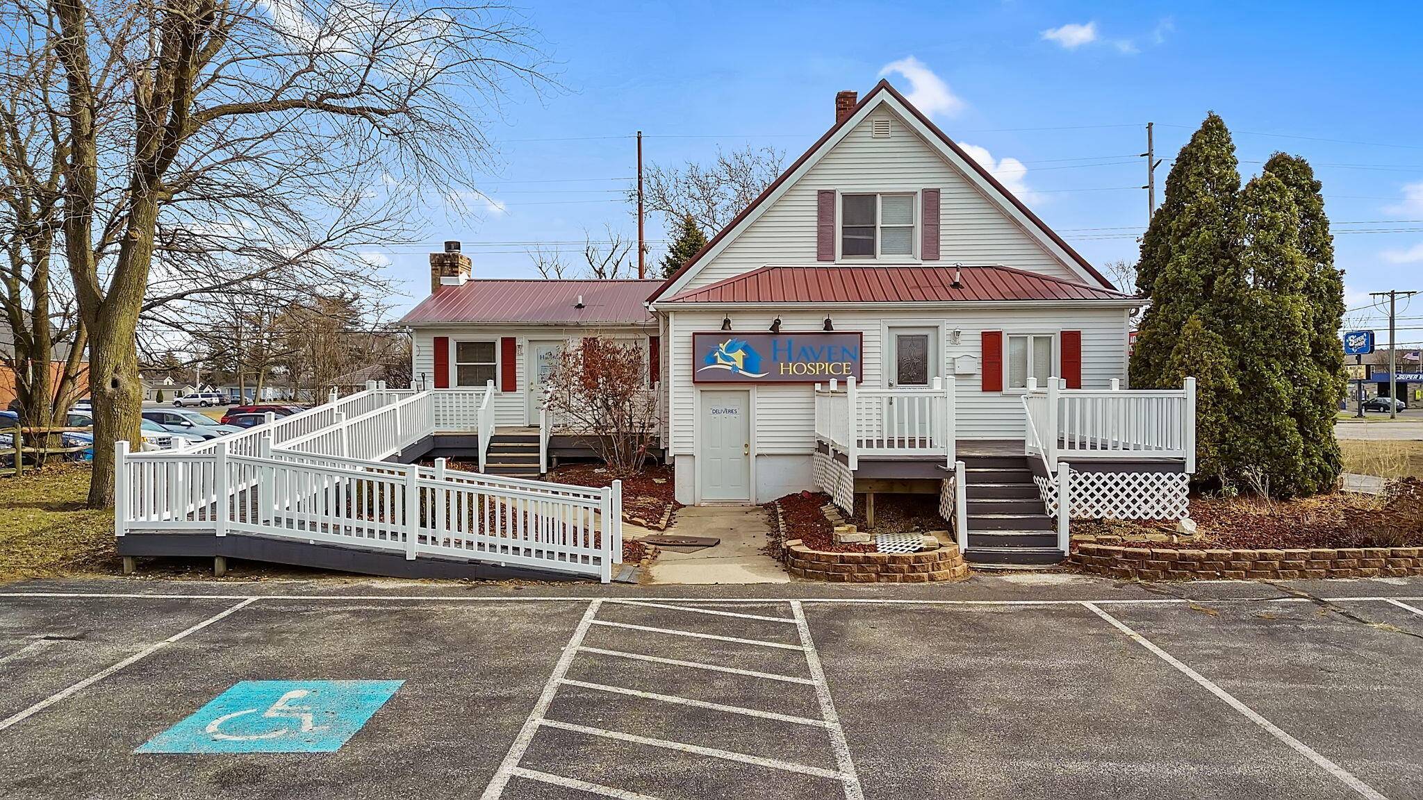 1114 S Halleck ST, Demotte, IN 46310