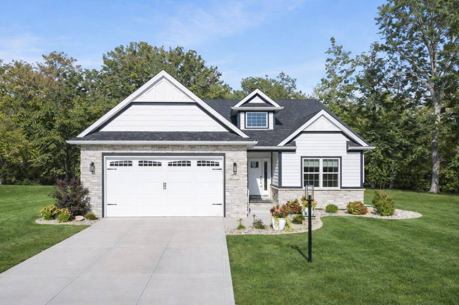 12686 Creekside Drive, Cedar Lake, IN 46303