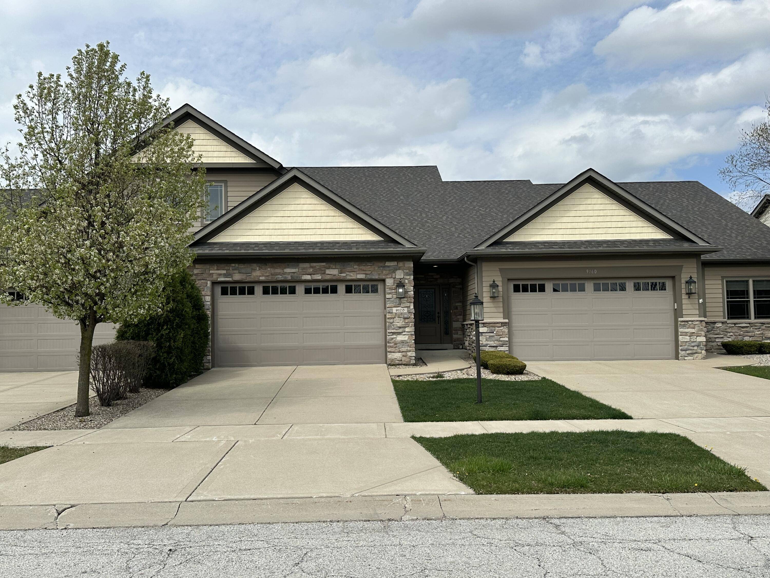 9170 W 107th Place, St. John, IN 46373