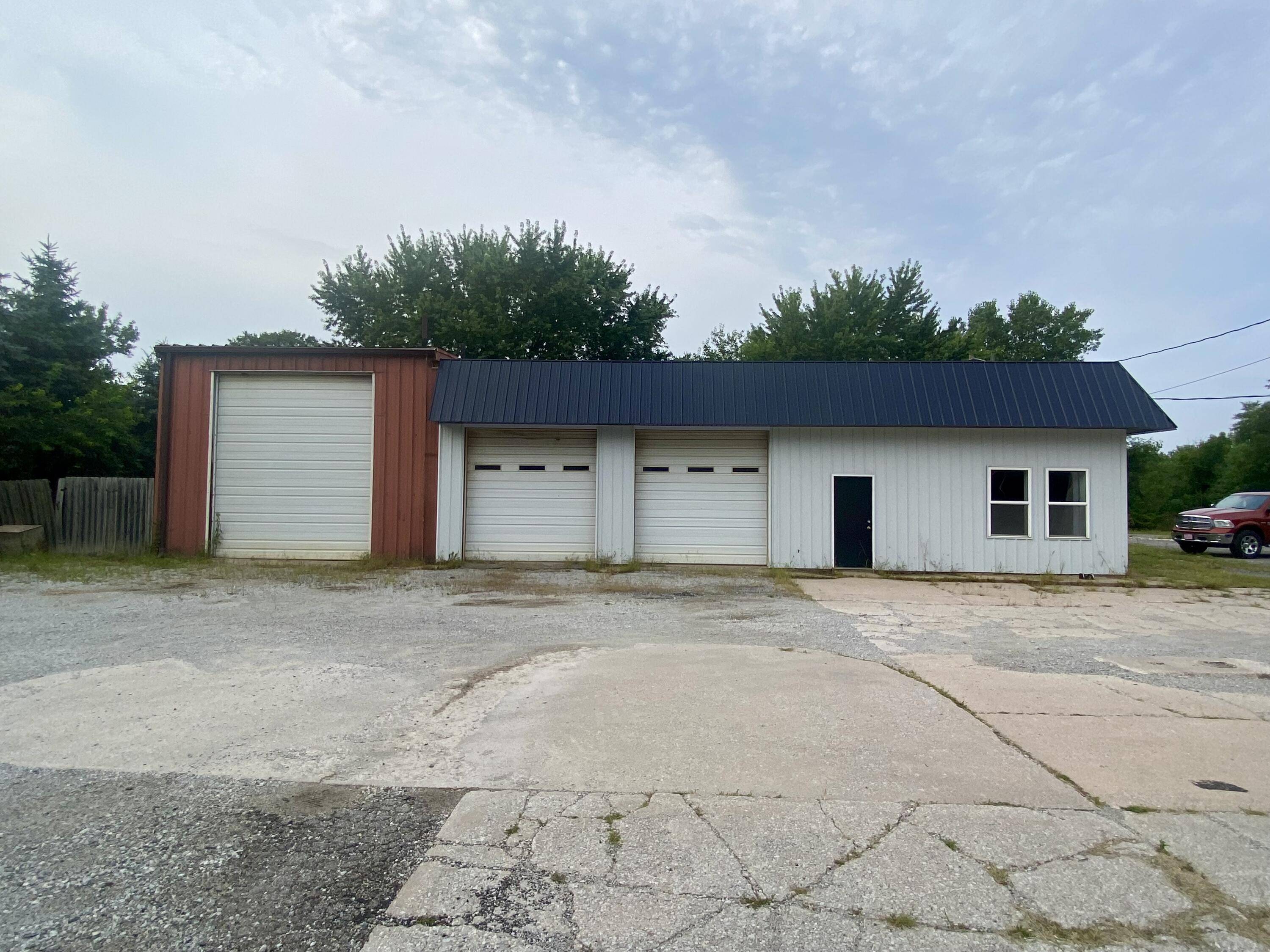 431 E Us Highway 6, Valparaiso, IN 46383