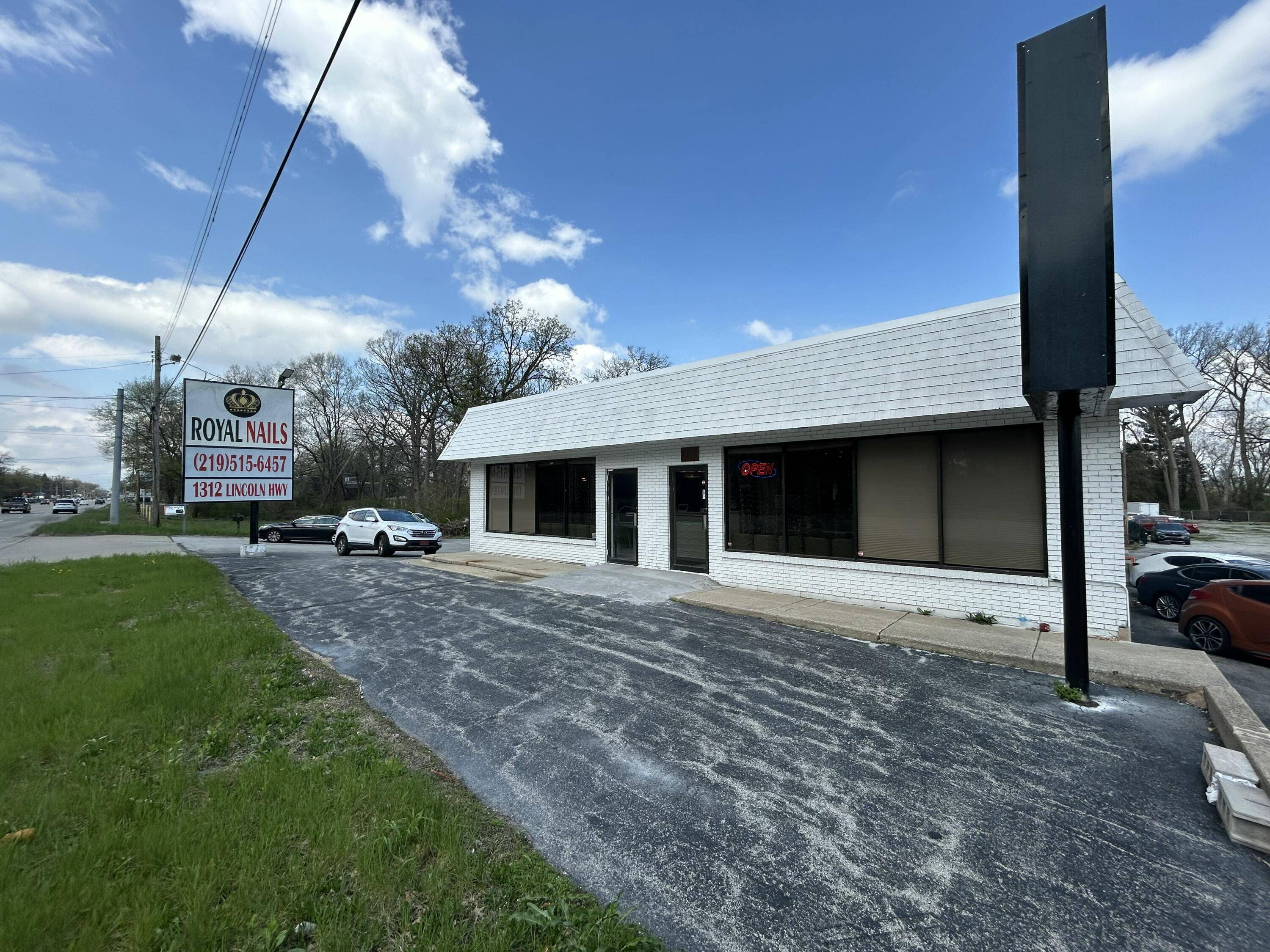 1312 W Lincoln Highway, Schererville, IN 46375