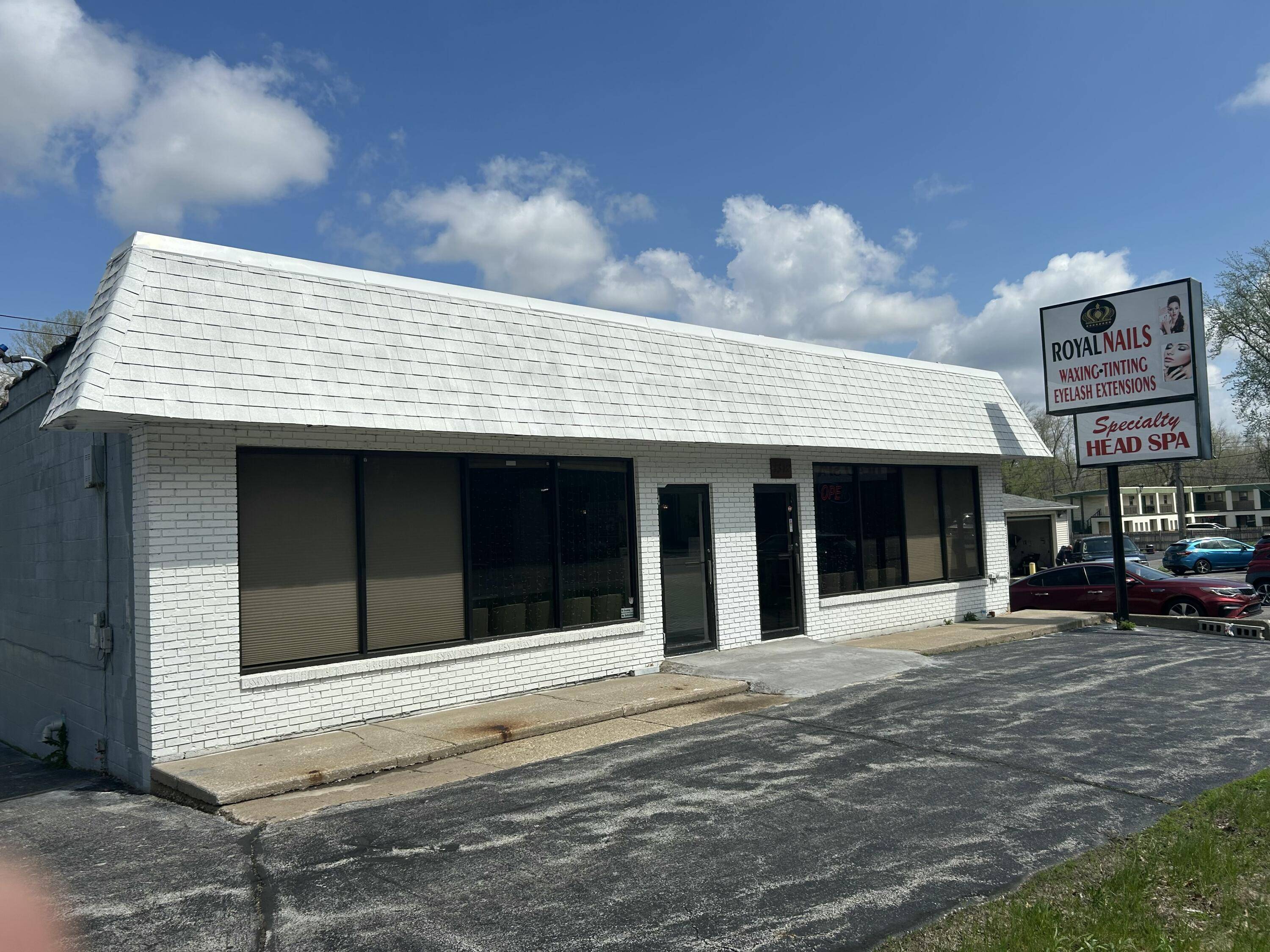 1312 W Lincoln Highway, Schererville, IN 46375