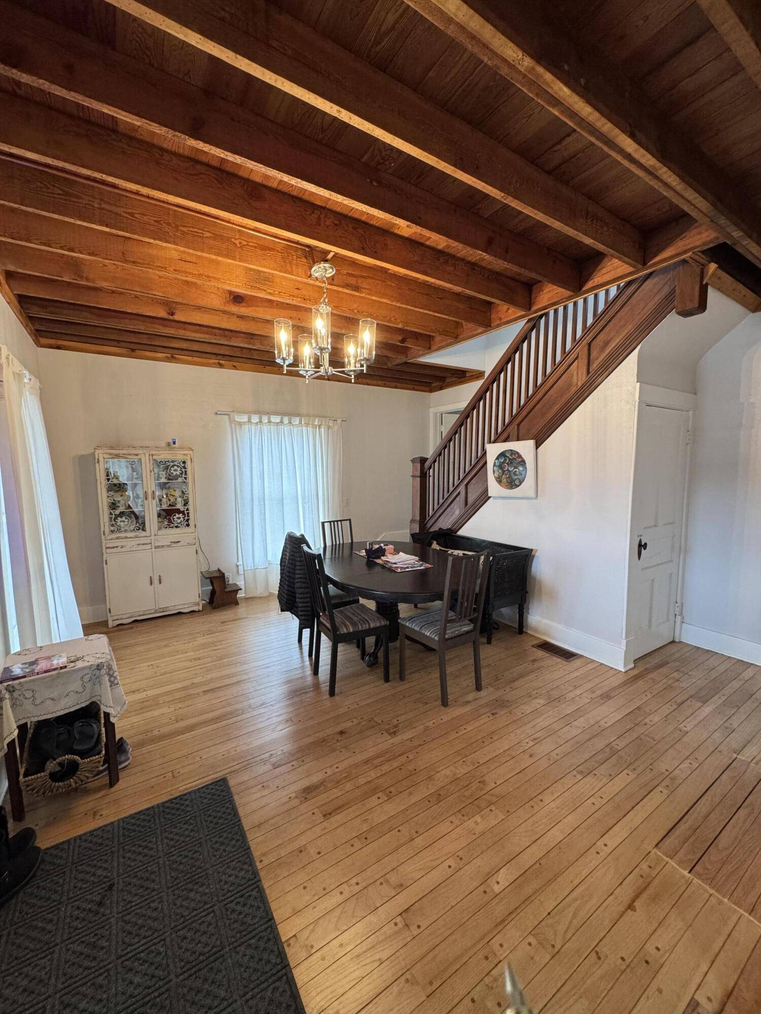 403 S Chestnut ST, Earl Park, IN 47942
