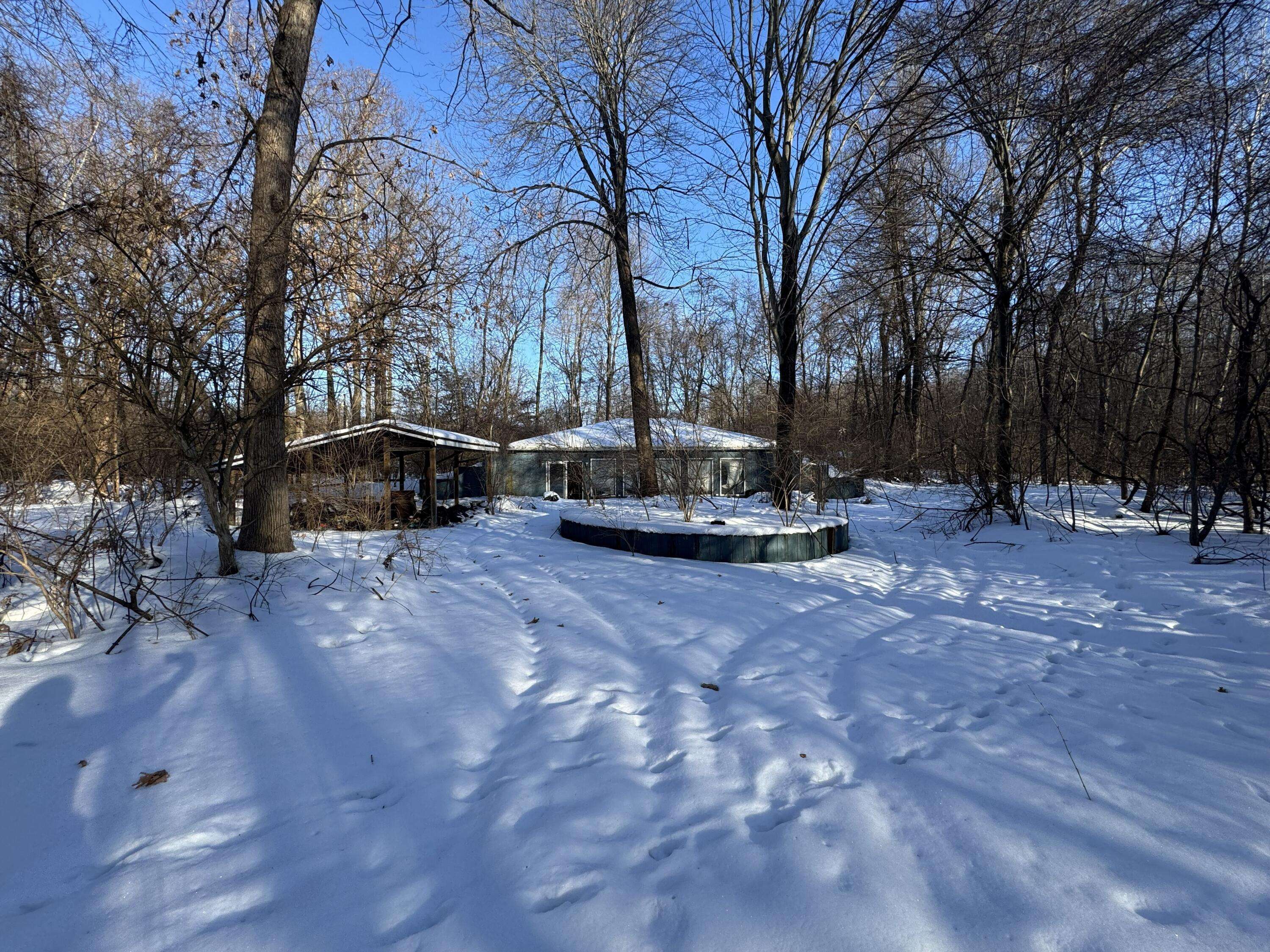 8577 N 1175 E, Walkerton, IN 46574