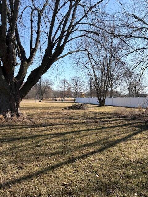 9225 Liable RD, Highland, IN 46322