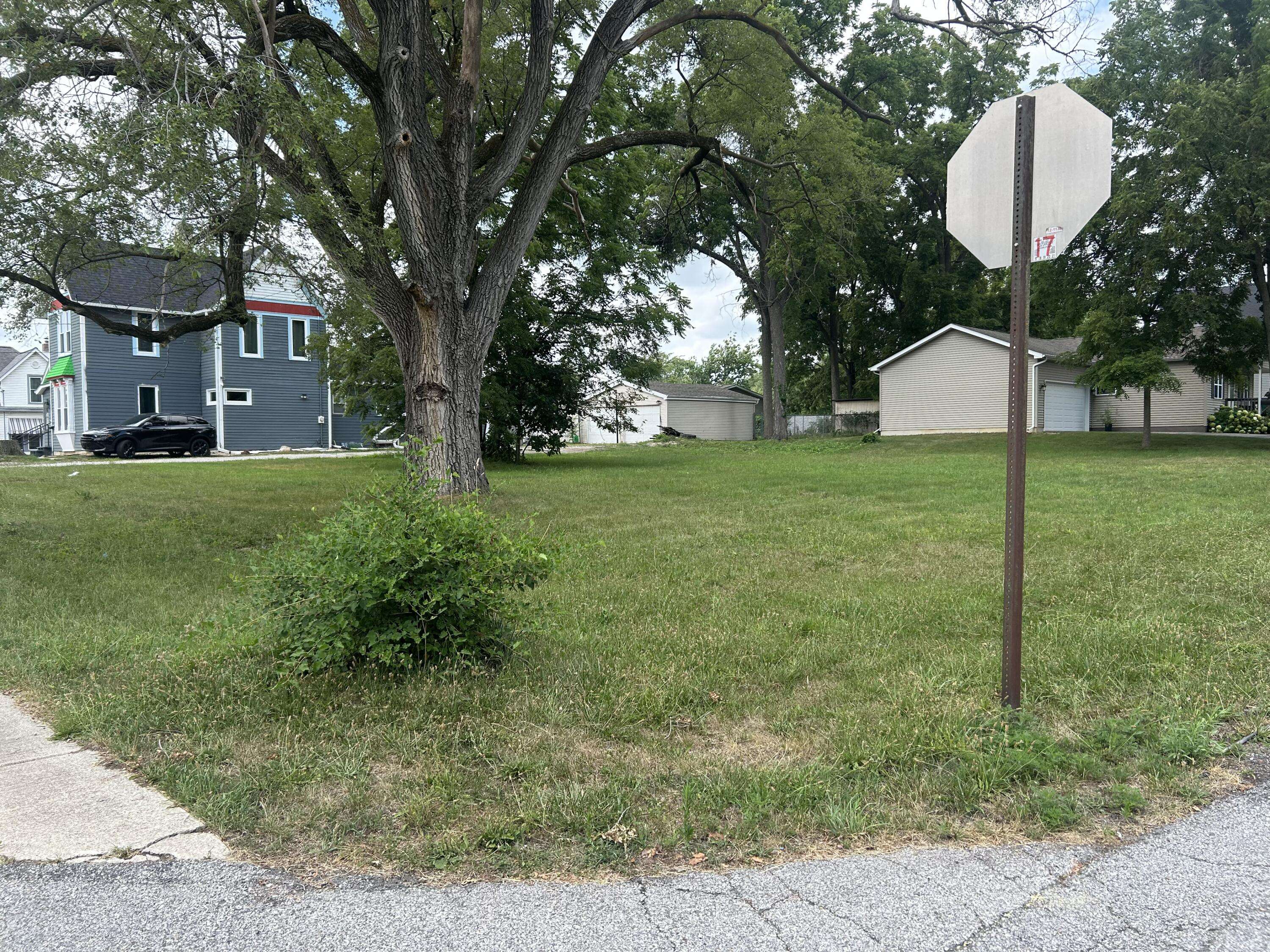 799 E Burnham ST, Lowell, IN 46356