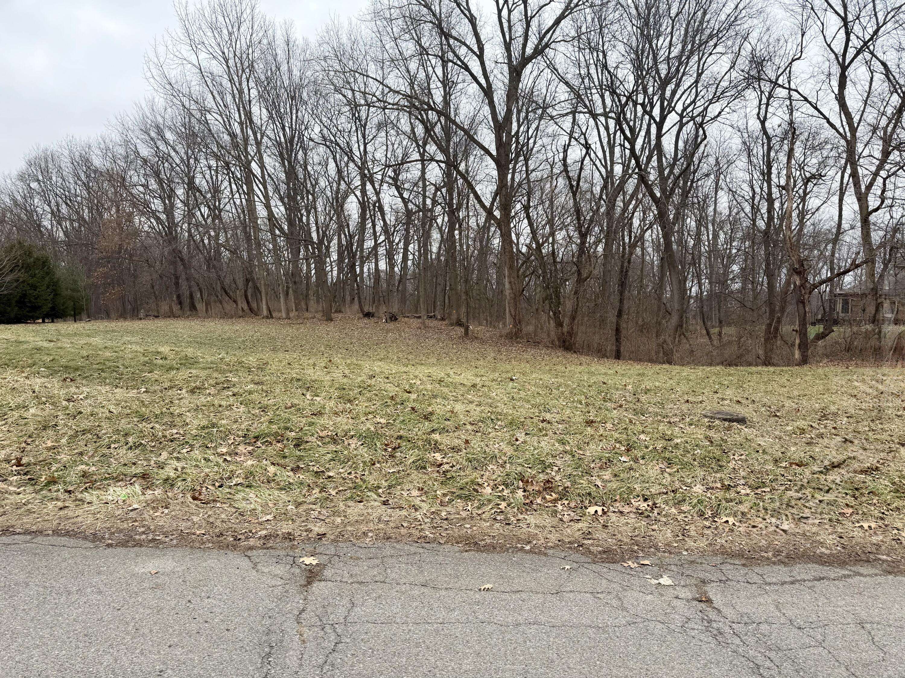 2400 Throughwoods DR, Valparaiso, IN 46385