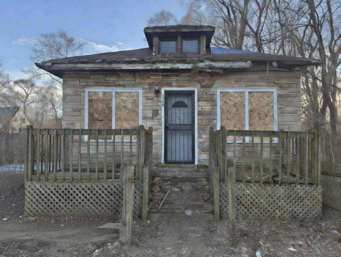 1105 W 15th AVE, Gary, IN 46407