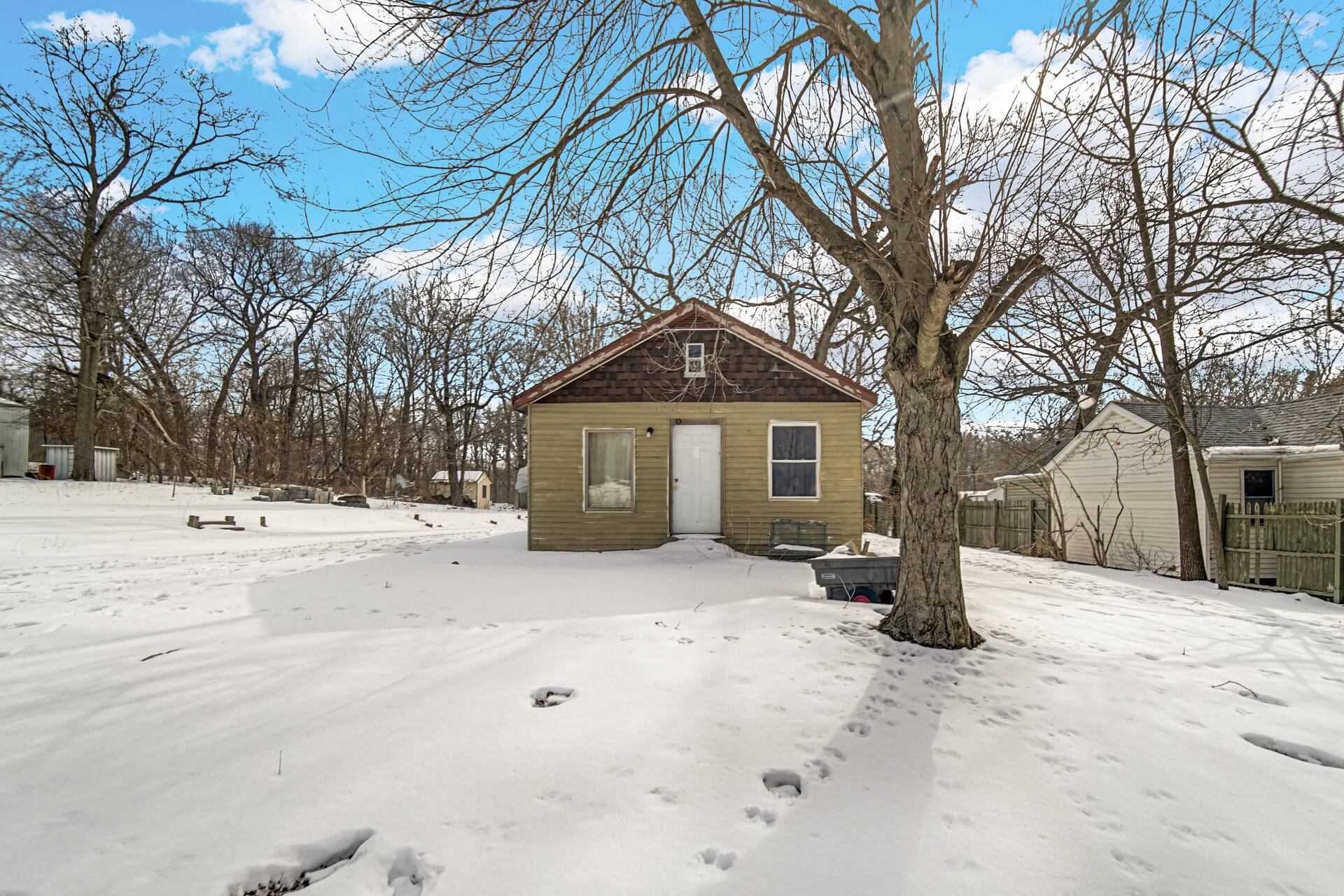 3640 Henry ST, Michigan City, IN 46360