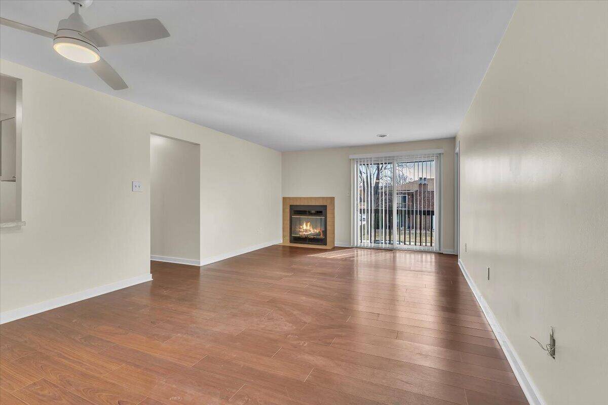 1444 Woodview Drive, Schererville, IN 46375