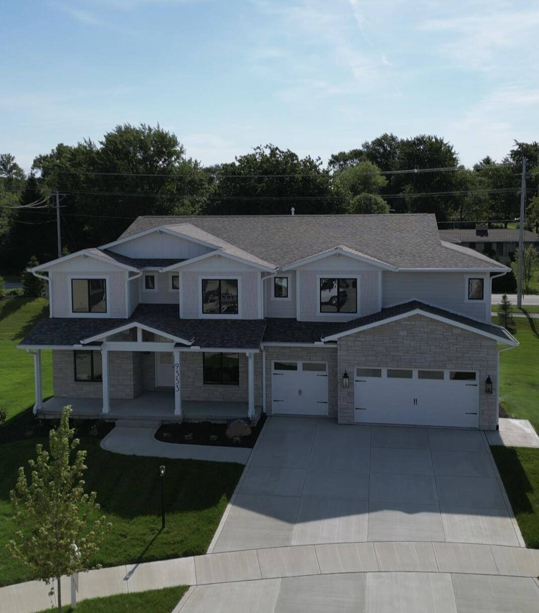 9353 Corydalis Avenue, St. John, IN 46373