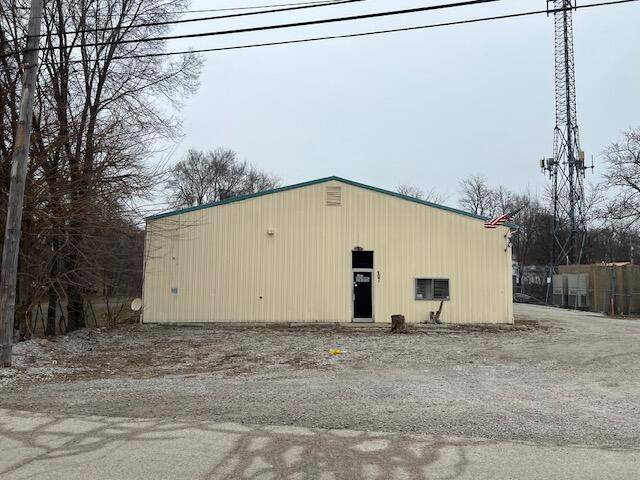 207 Nickle Plate AVE, Valparaiso, IN 46383
