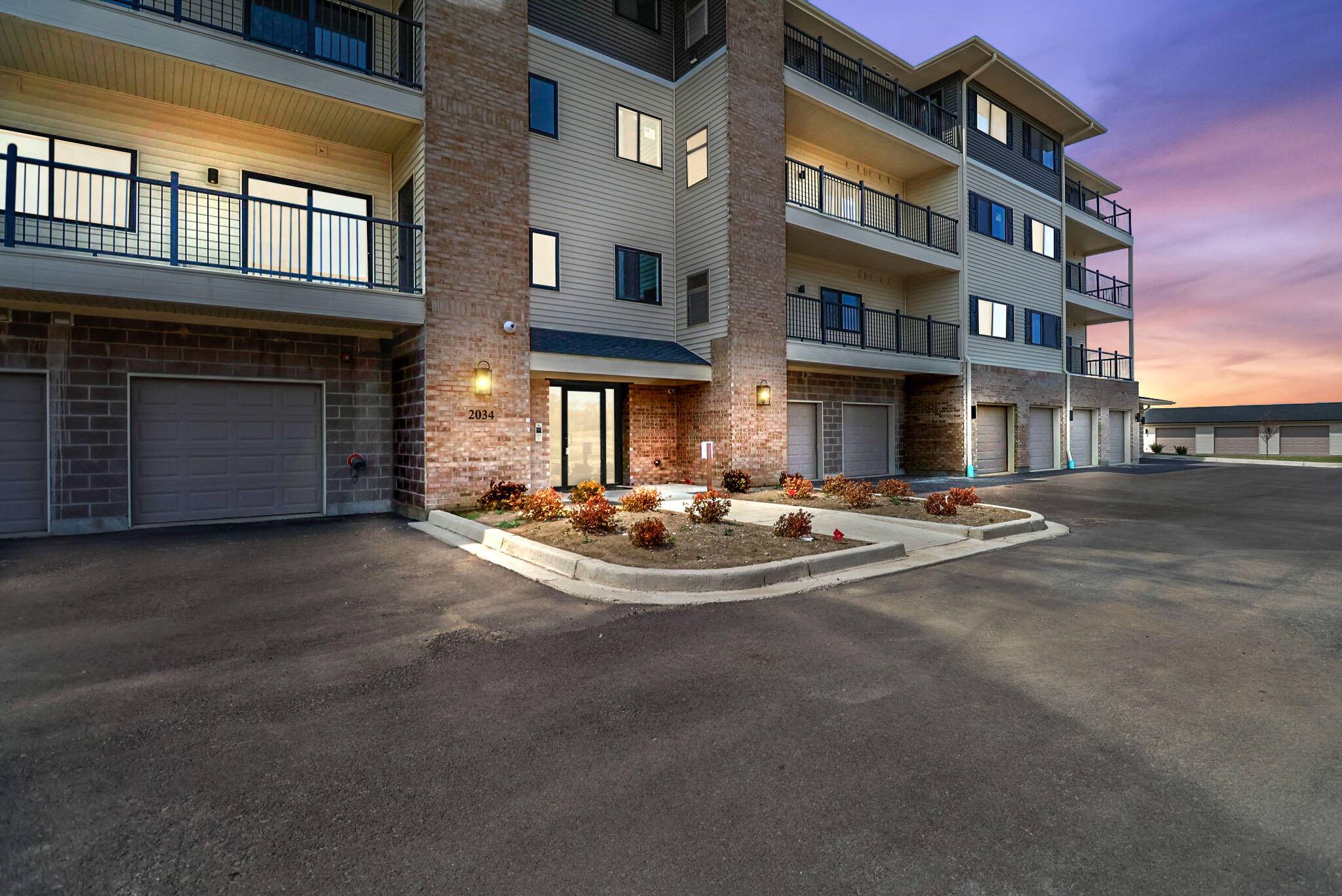2034 W 75th PL #31, Merrillville, IN 46410