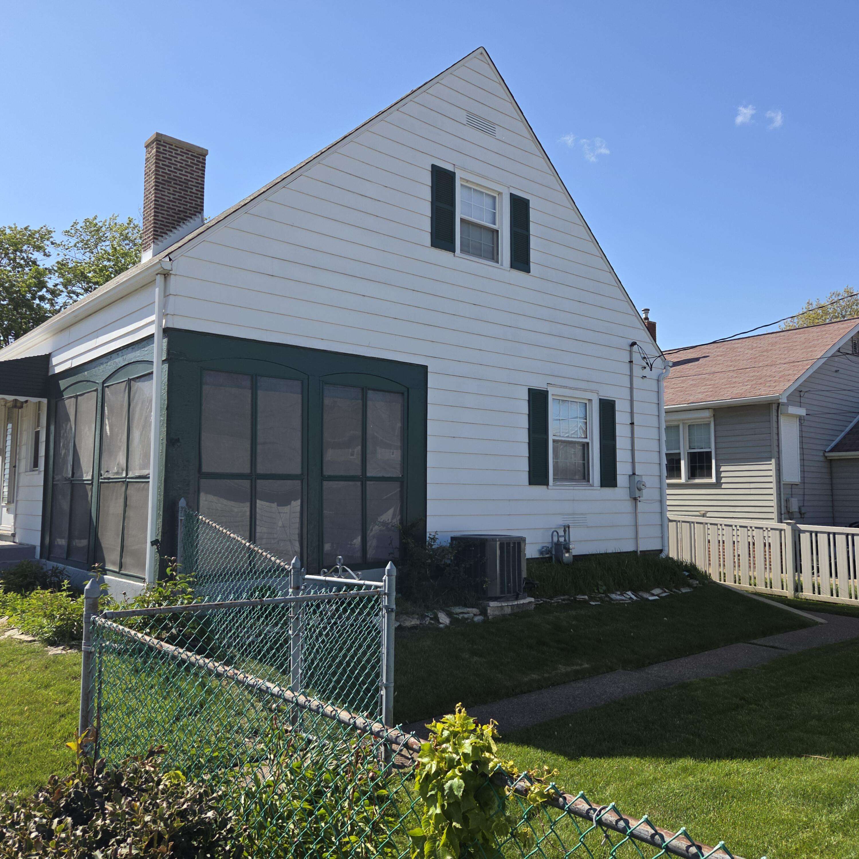 1949 Lake AVE, Whiting, IN 46394