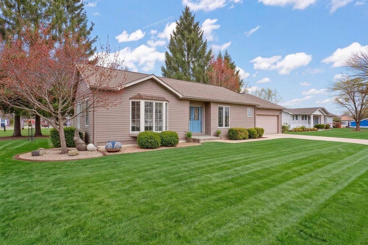 4100 East DR, Knox, IN 46534
