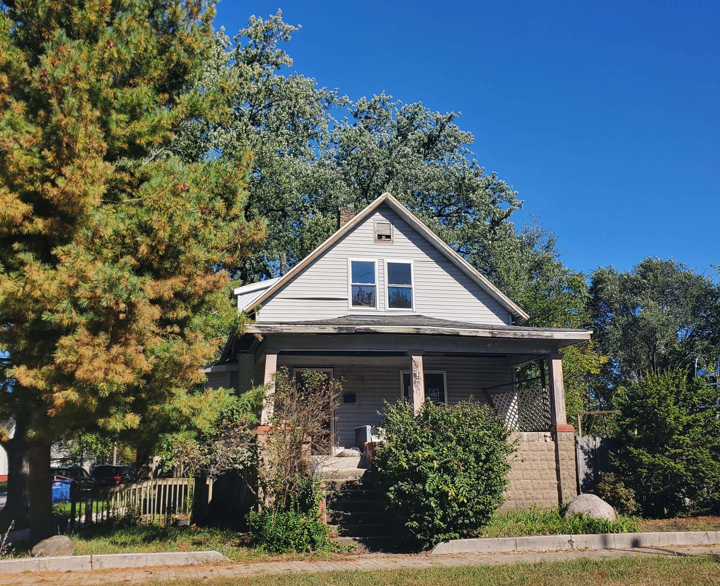 1621 W 10th ST, Michigan City, IN 46360
