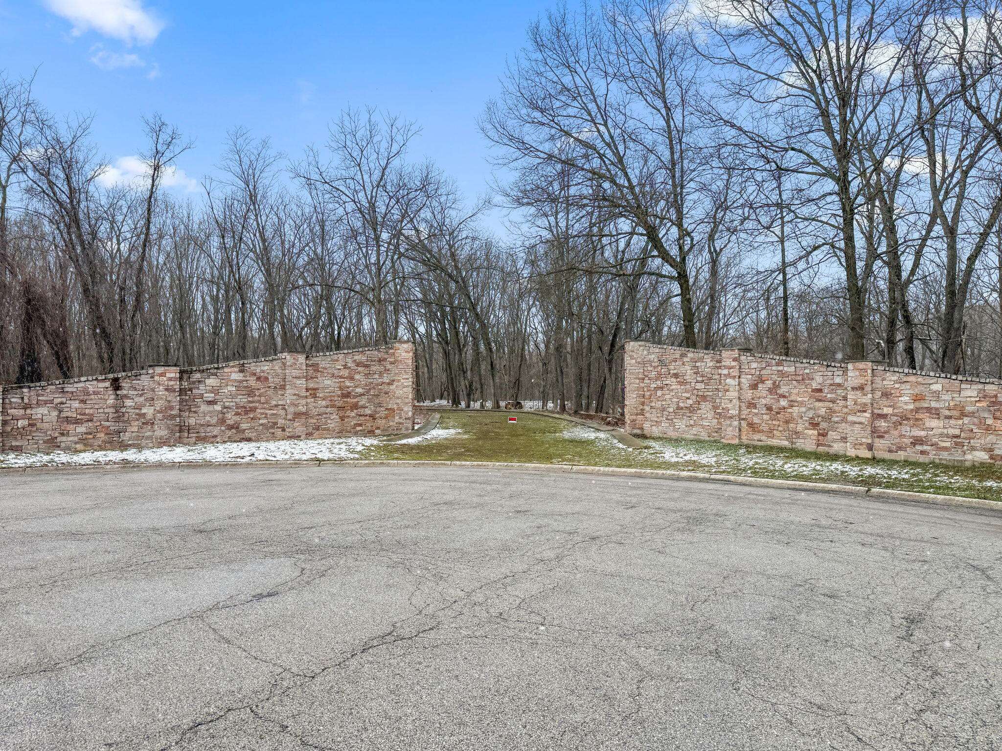 785 W 200 N, Valparaiso, IN 46385