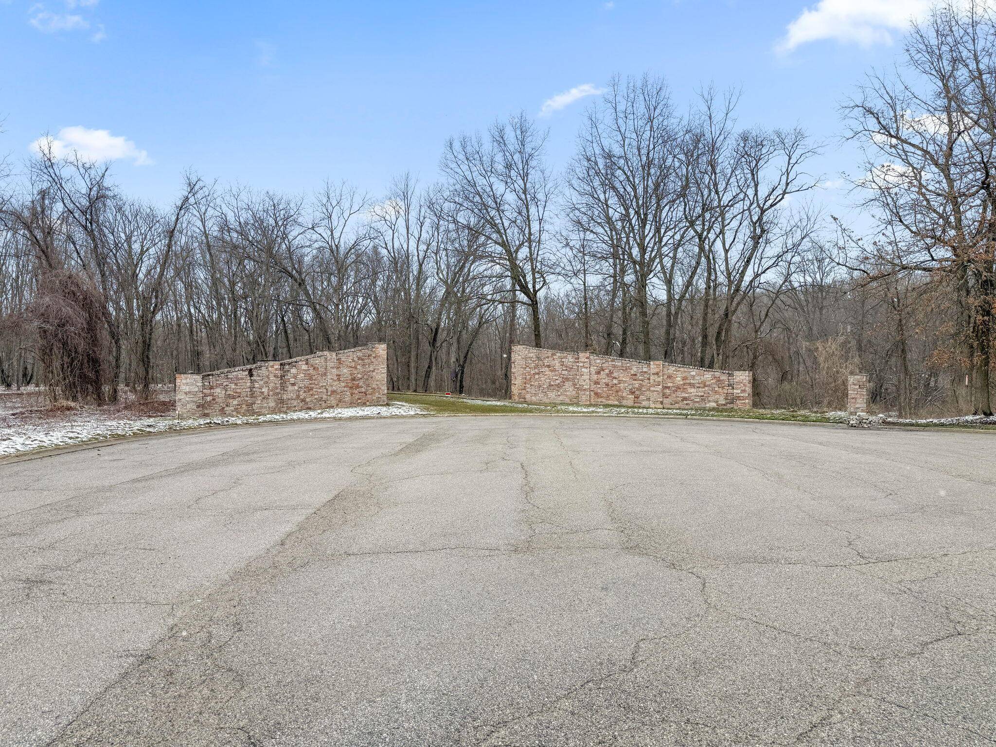 785 W 200 N, Valparaiso, IN 46385