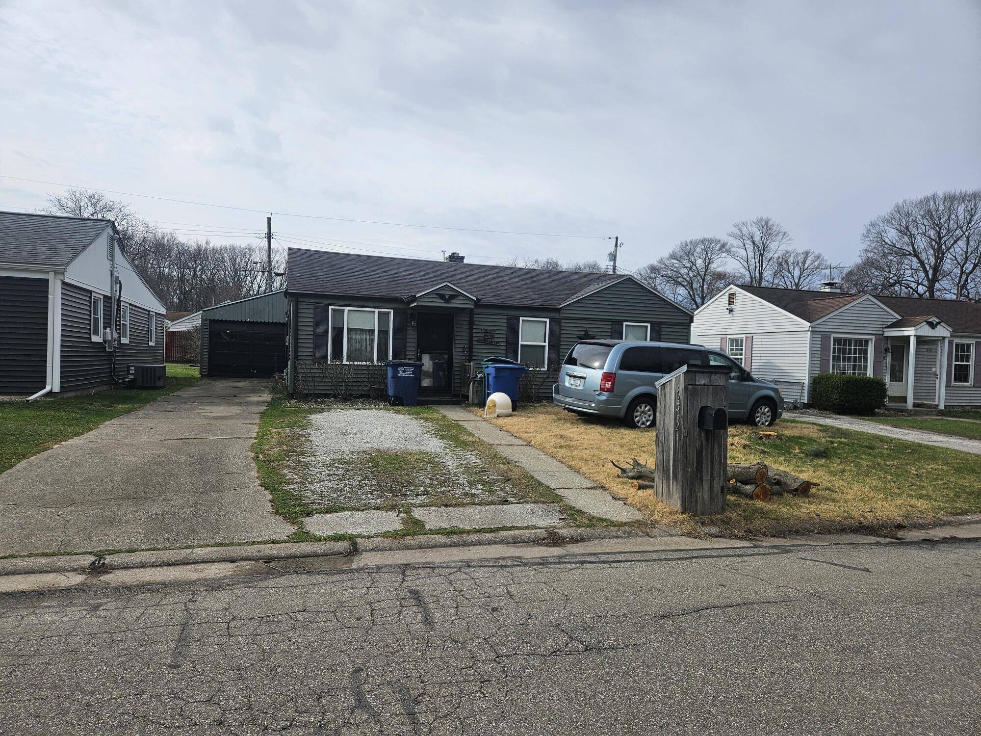 1638 Stone Lake Drive, La Porte, IN 46350