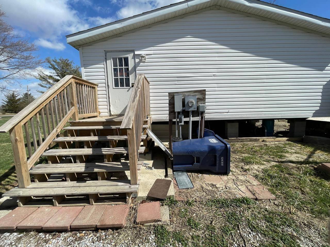 8707 W 800, Huntington, IN 46750