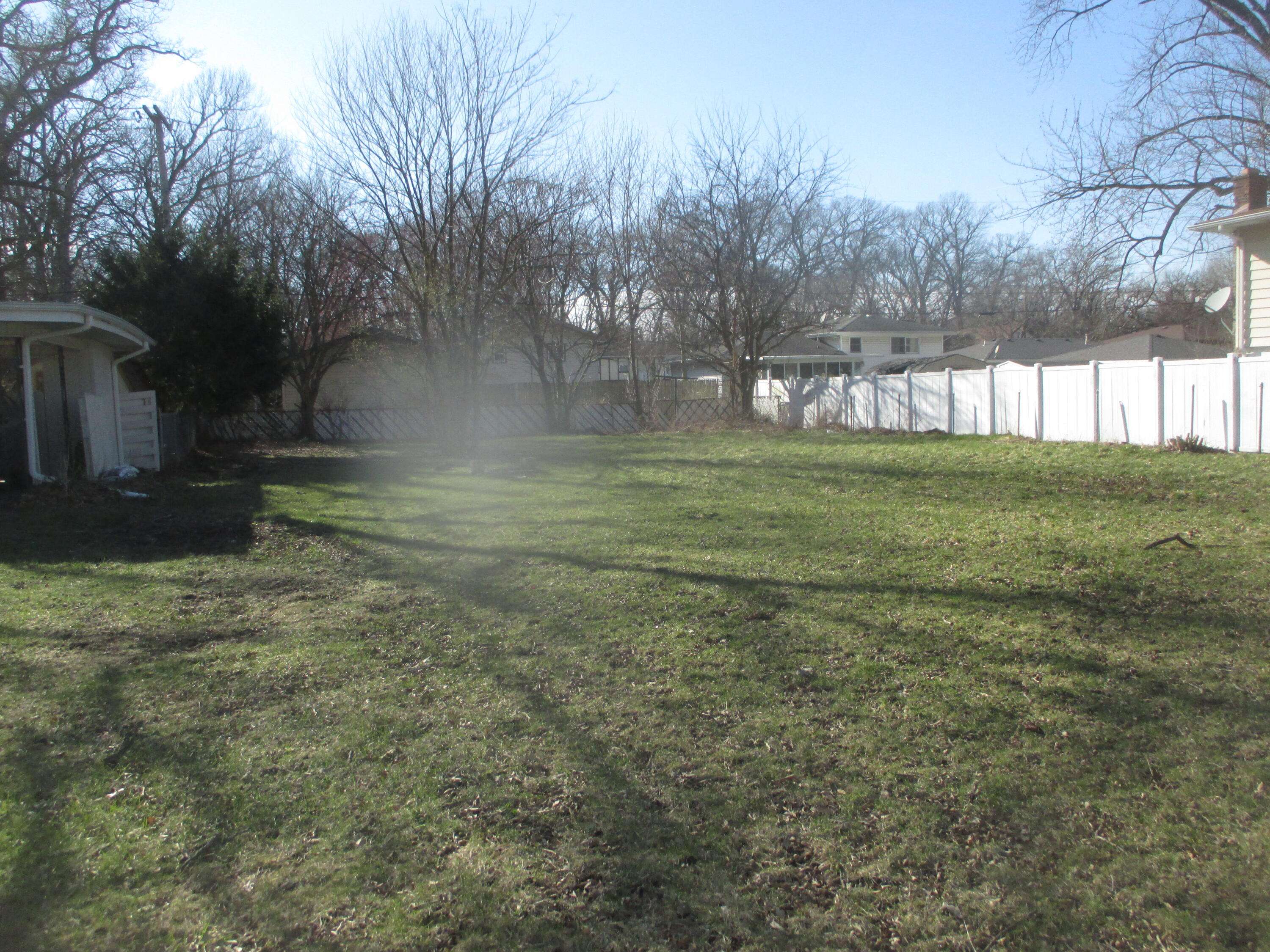 282 Crestwood Drive, Hobart, IN 46342