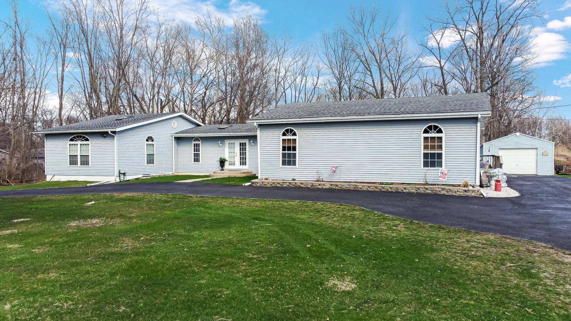 1395 Waverly Road, Chesterton, IN 46304