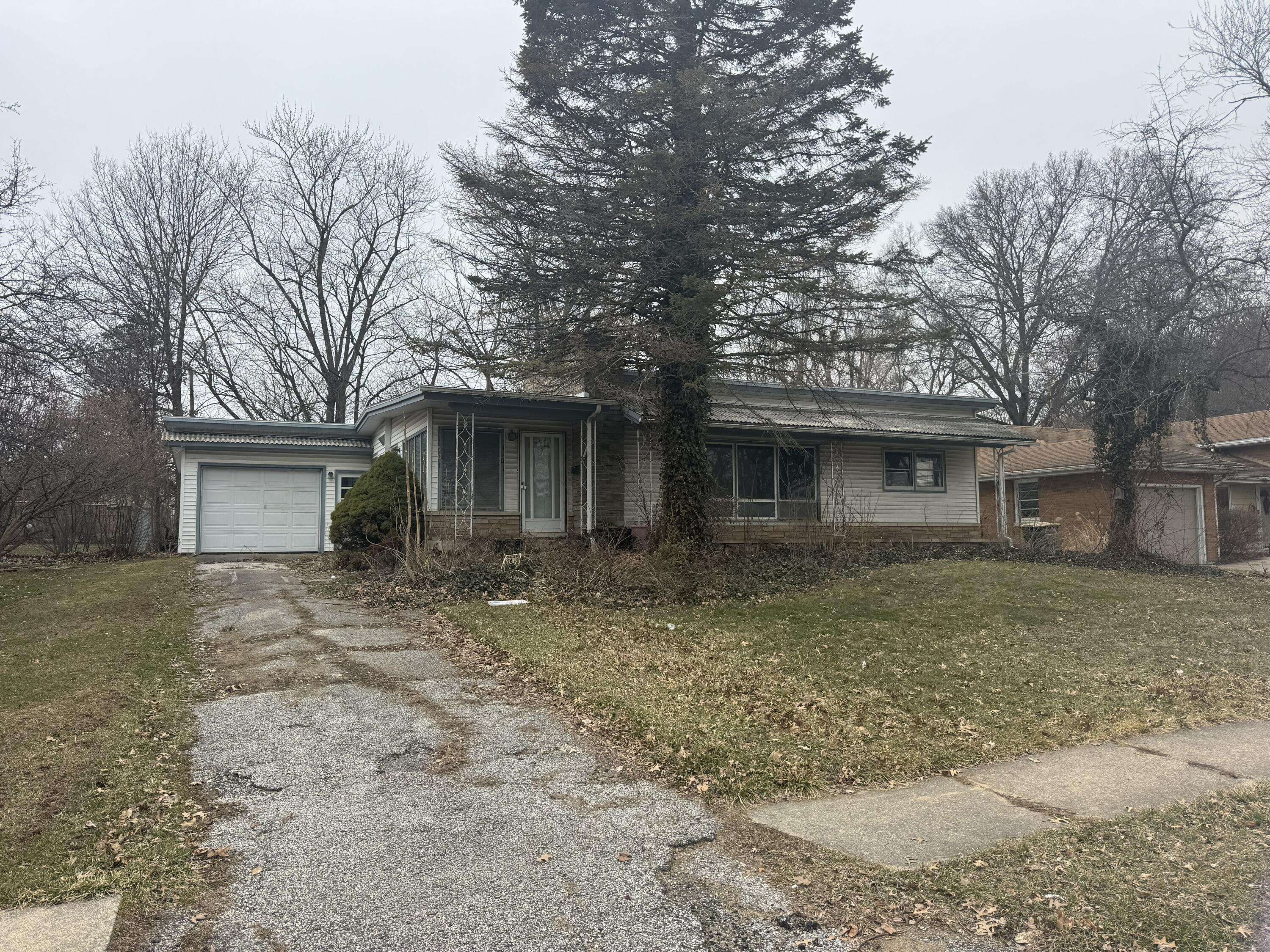 1501 Lafayette Street, Valparaiso, IN 46383