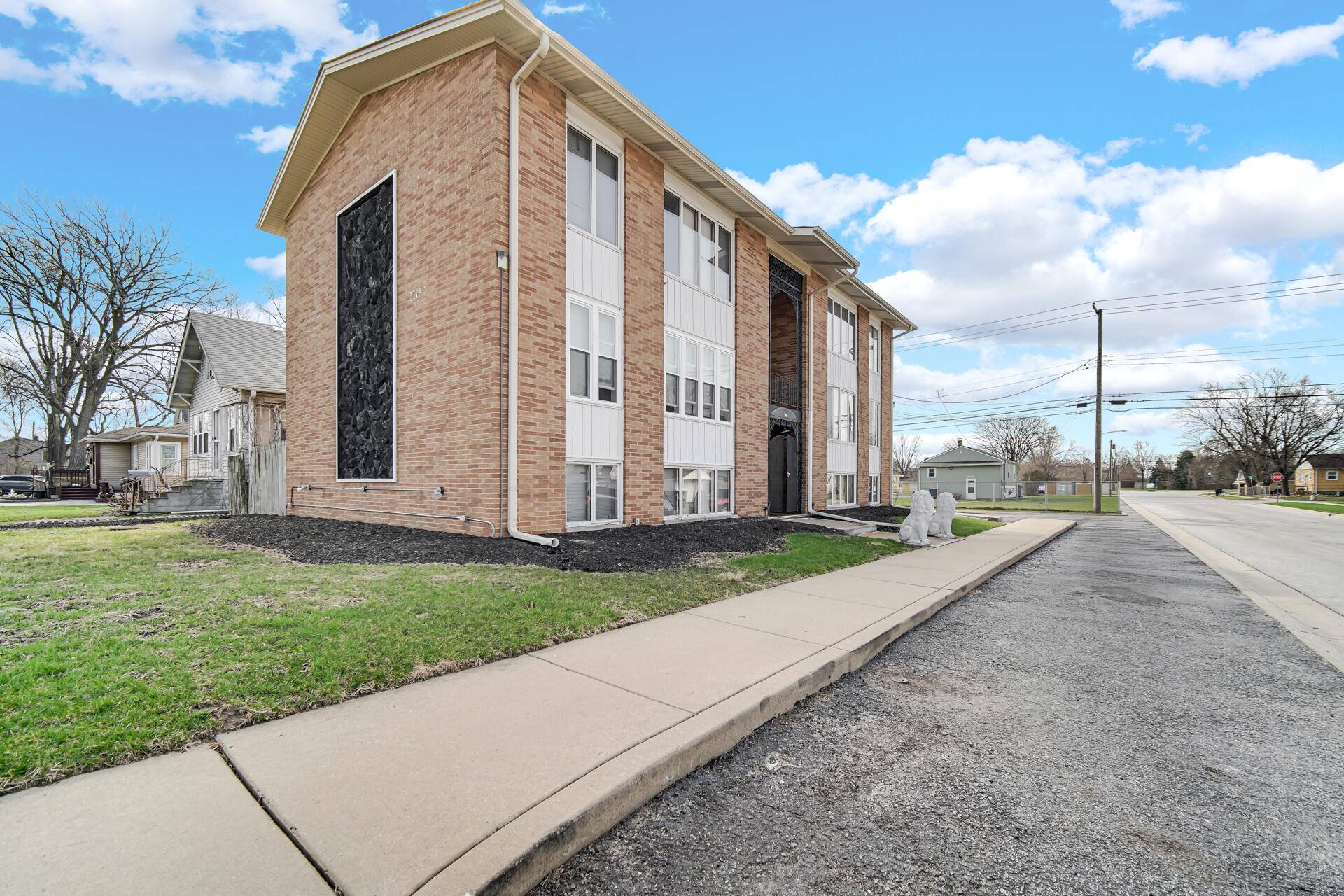 1104 169th ST, Hammond, IN 46324