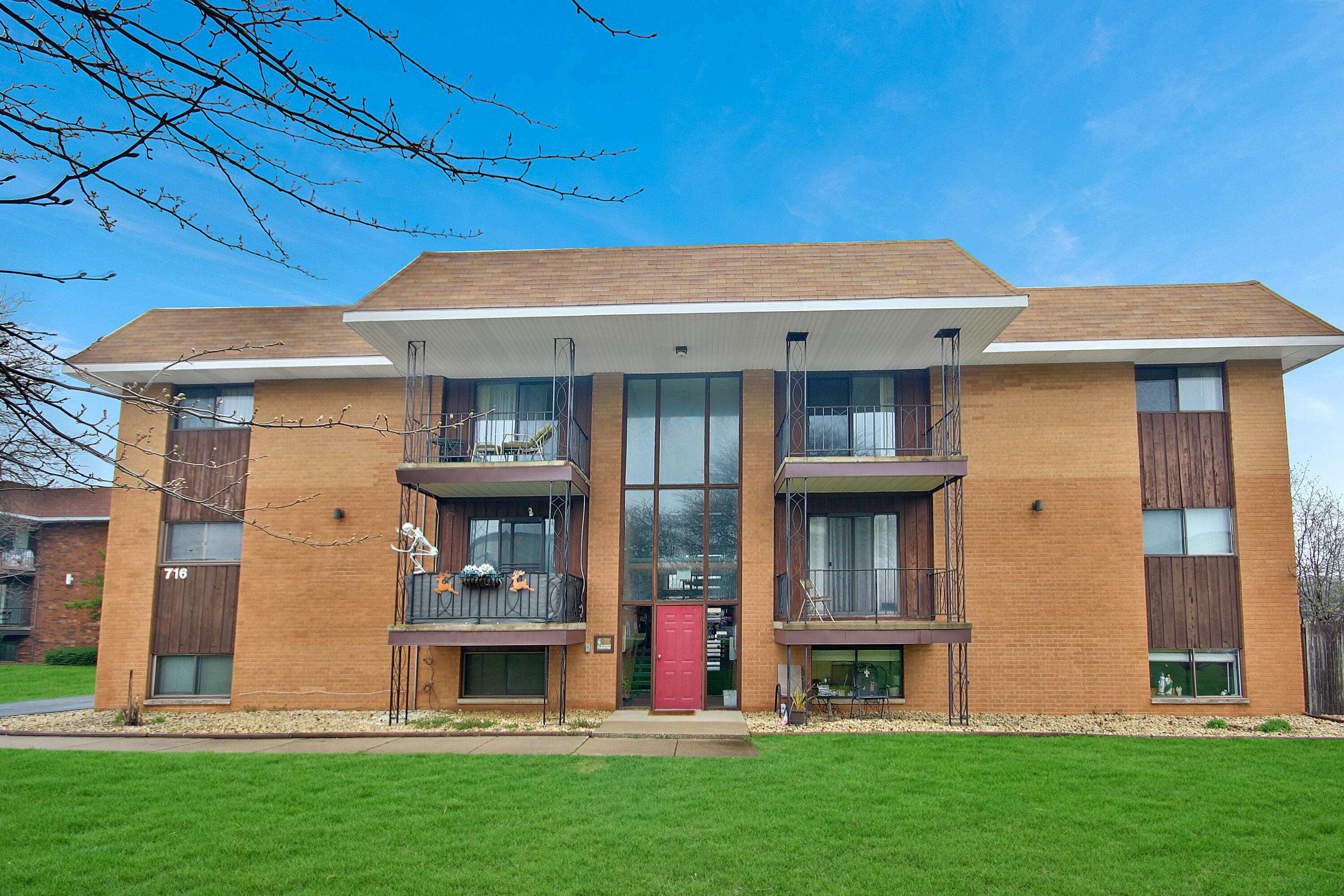 716 Moraine TRCE #3, Schererville, IN 46375