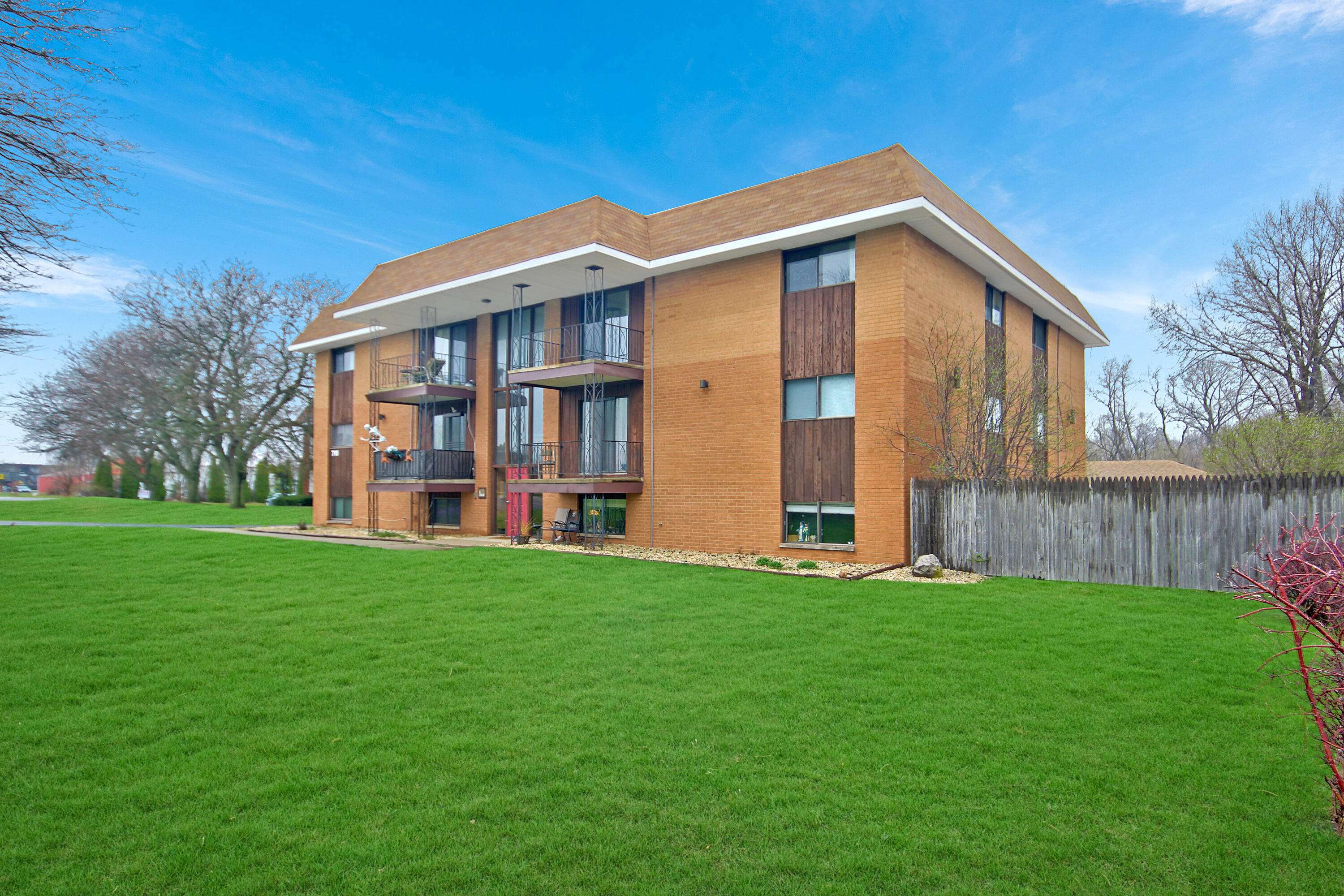 716 Moraine TRCE #3, Schererville, IN 46375