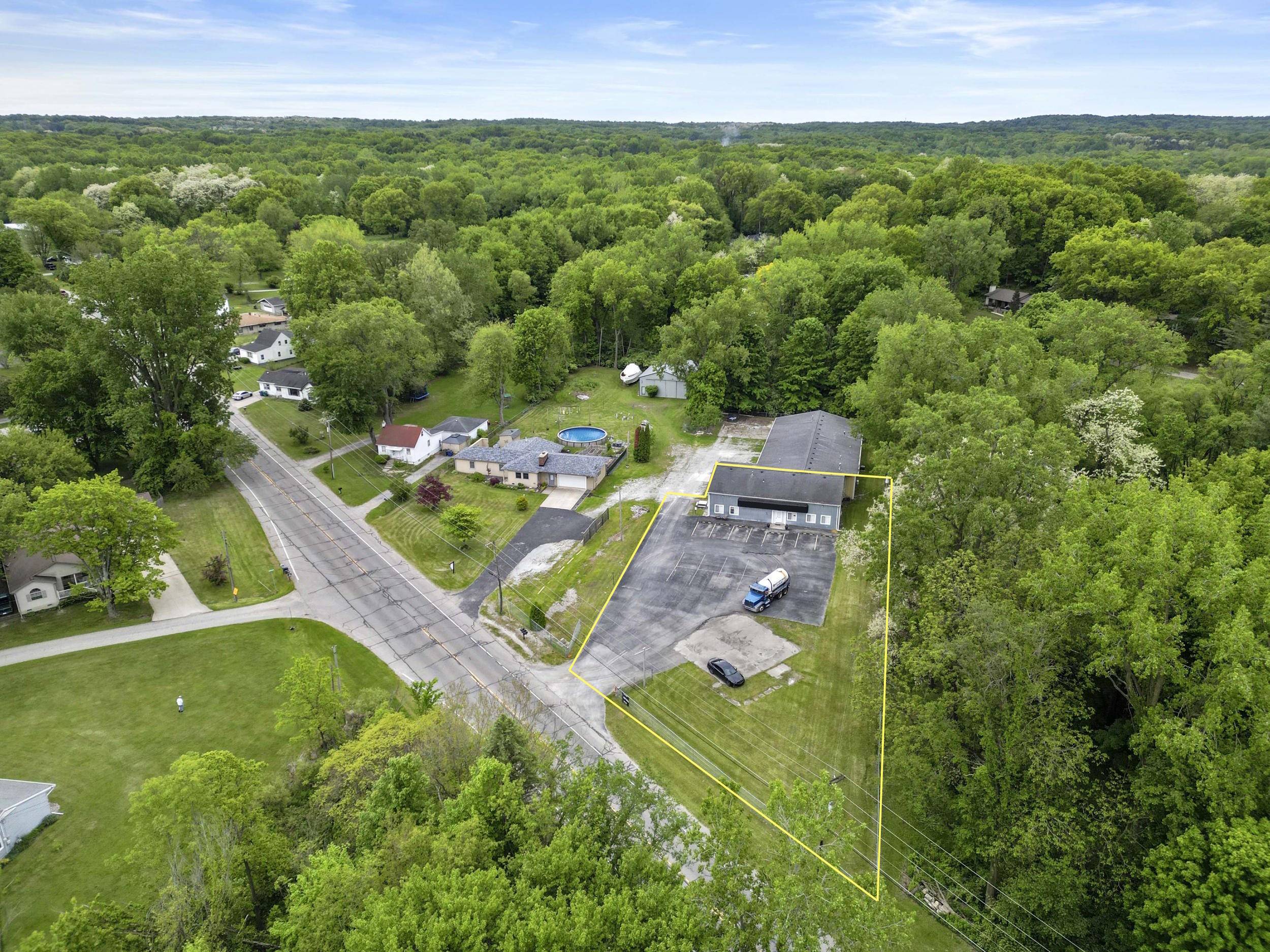 6662 W Johnson Road, La Porte, IN 46350
