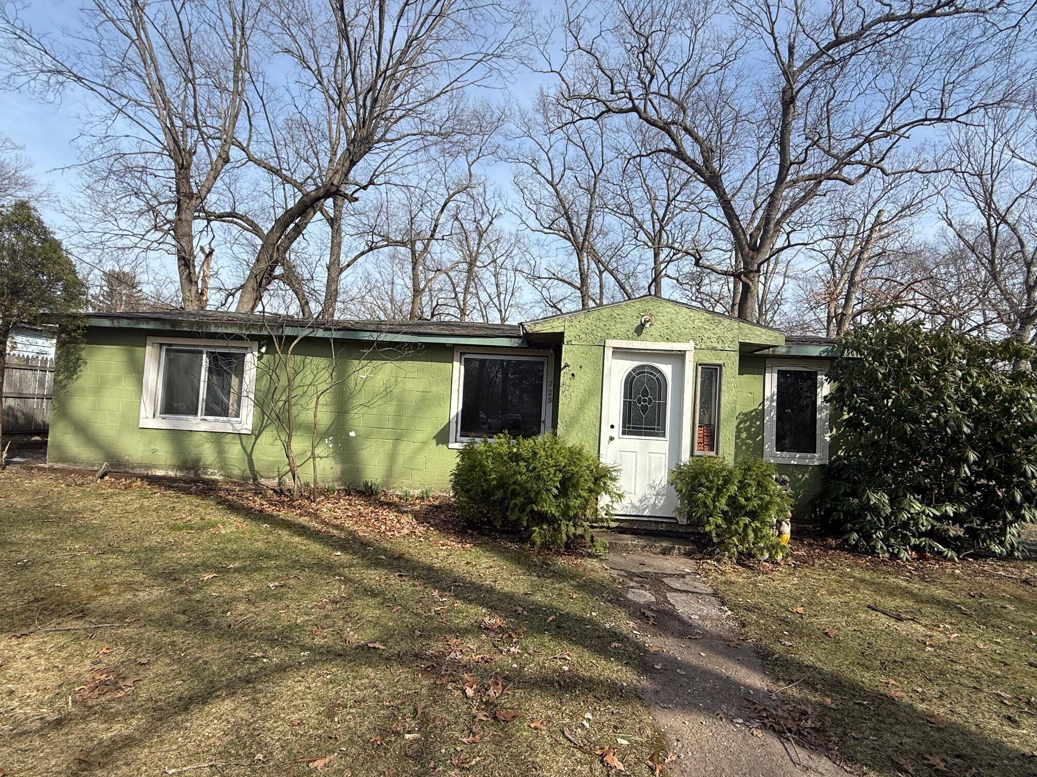 725 Minnie Street, Michigan City, IN 46360