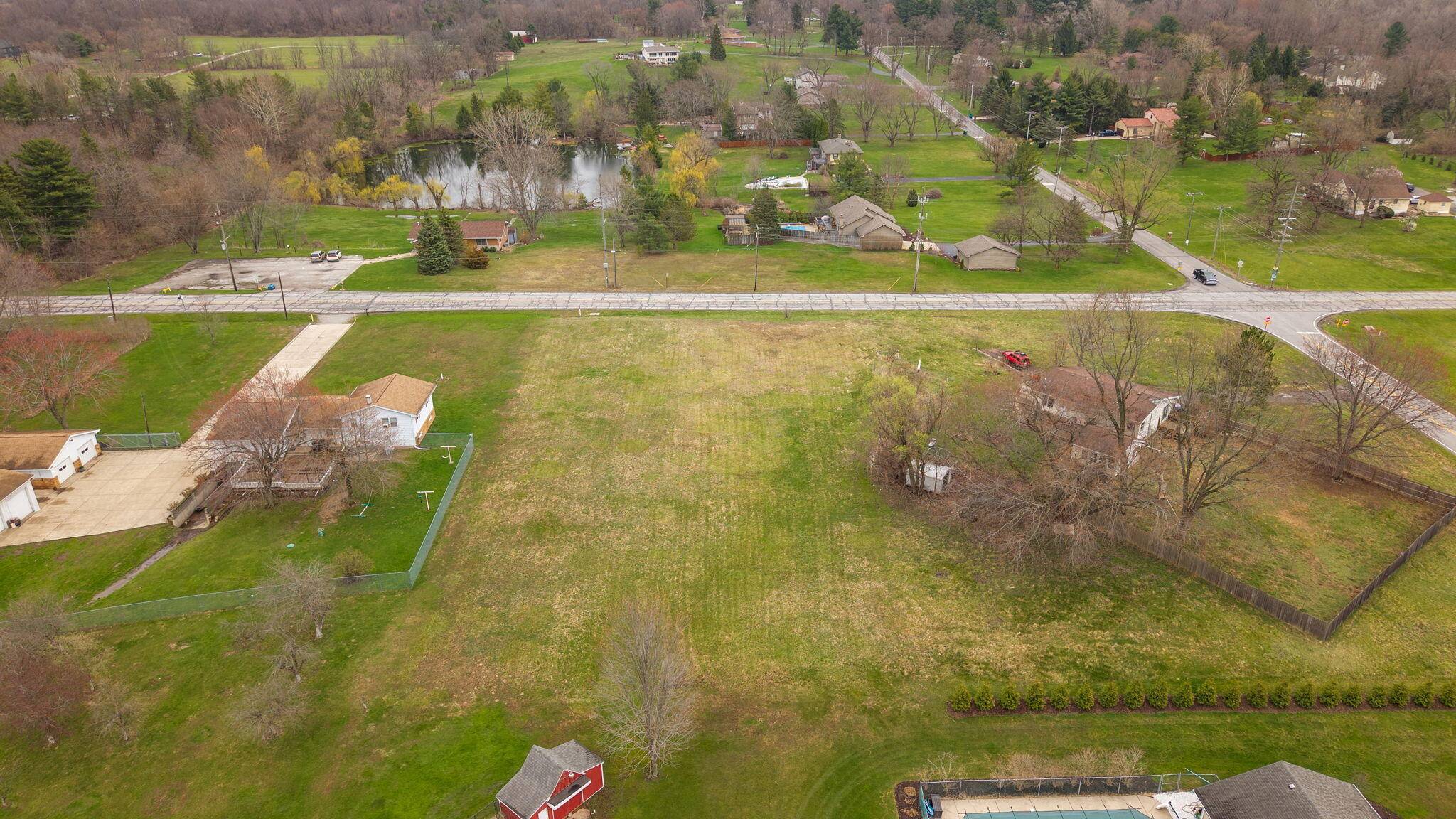 706 Meridian RD, Valparaiso, IN 46385