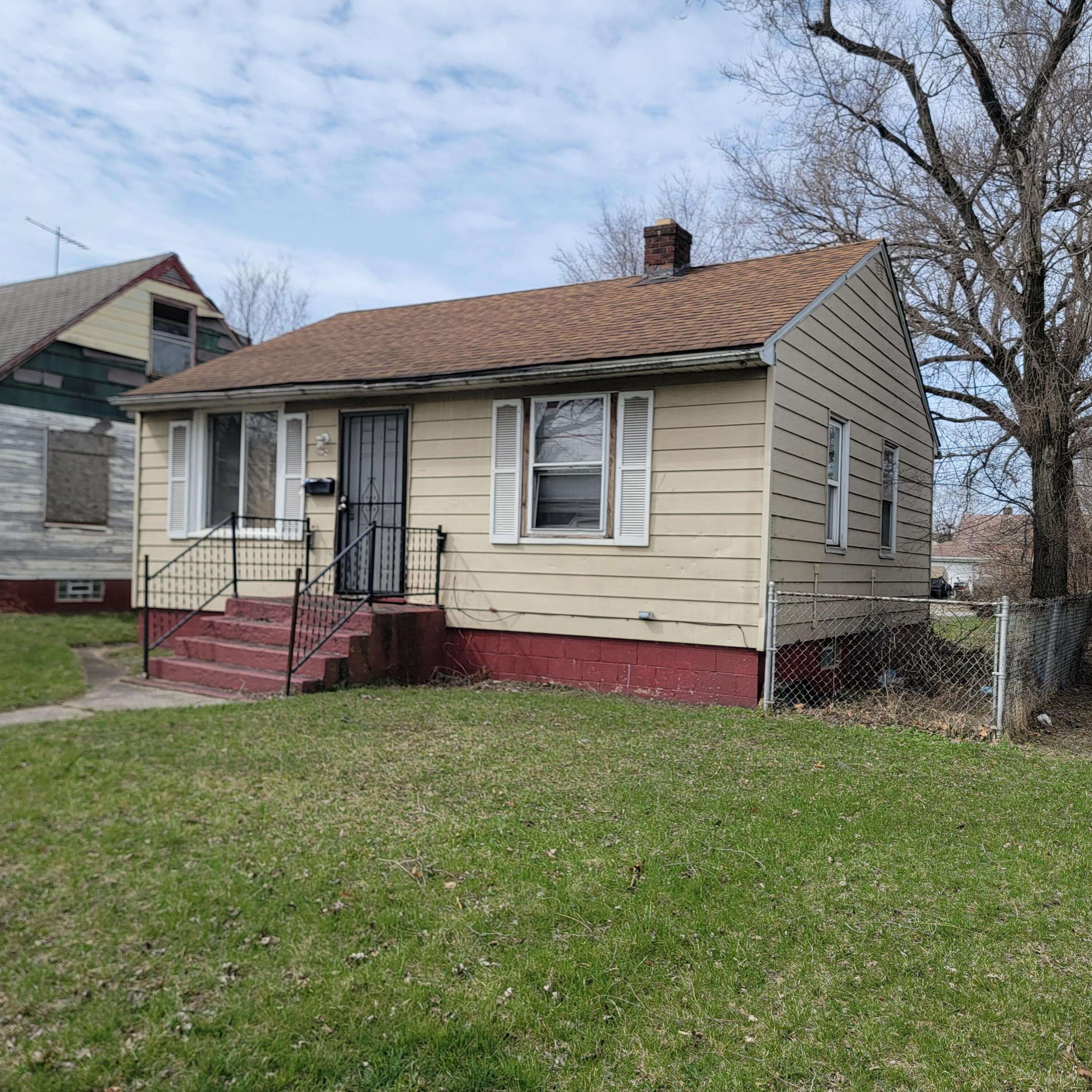 1982 Cleveland ST, Gary, IN 46404
