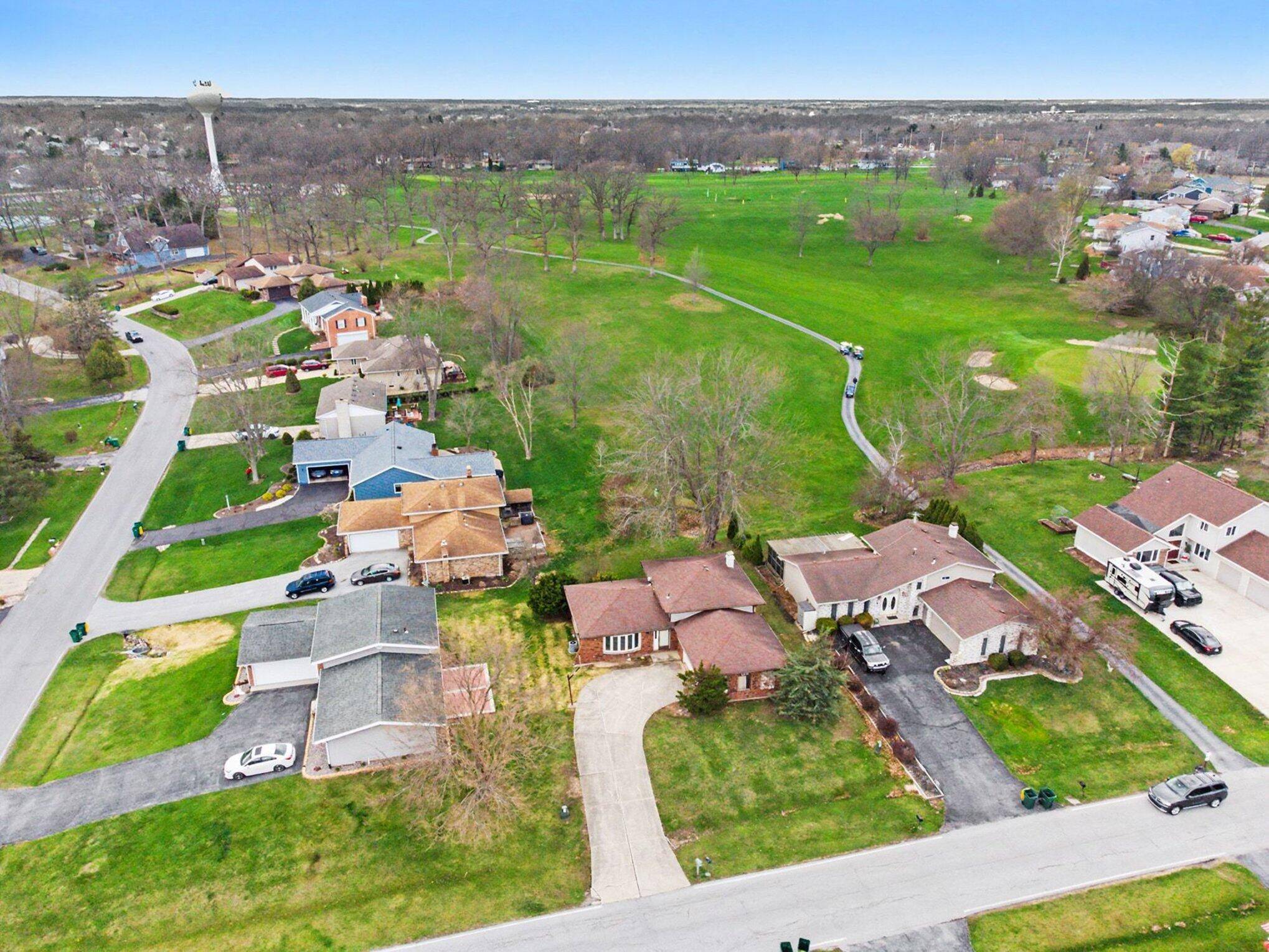 1379 Leeward RD, Crown Point, IN 46307