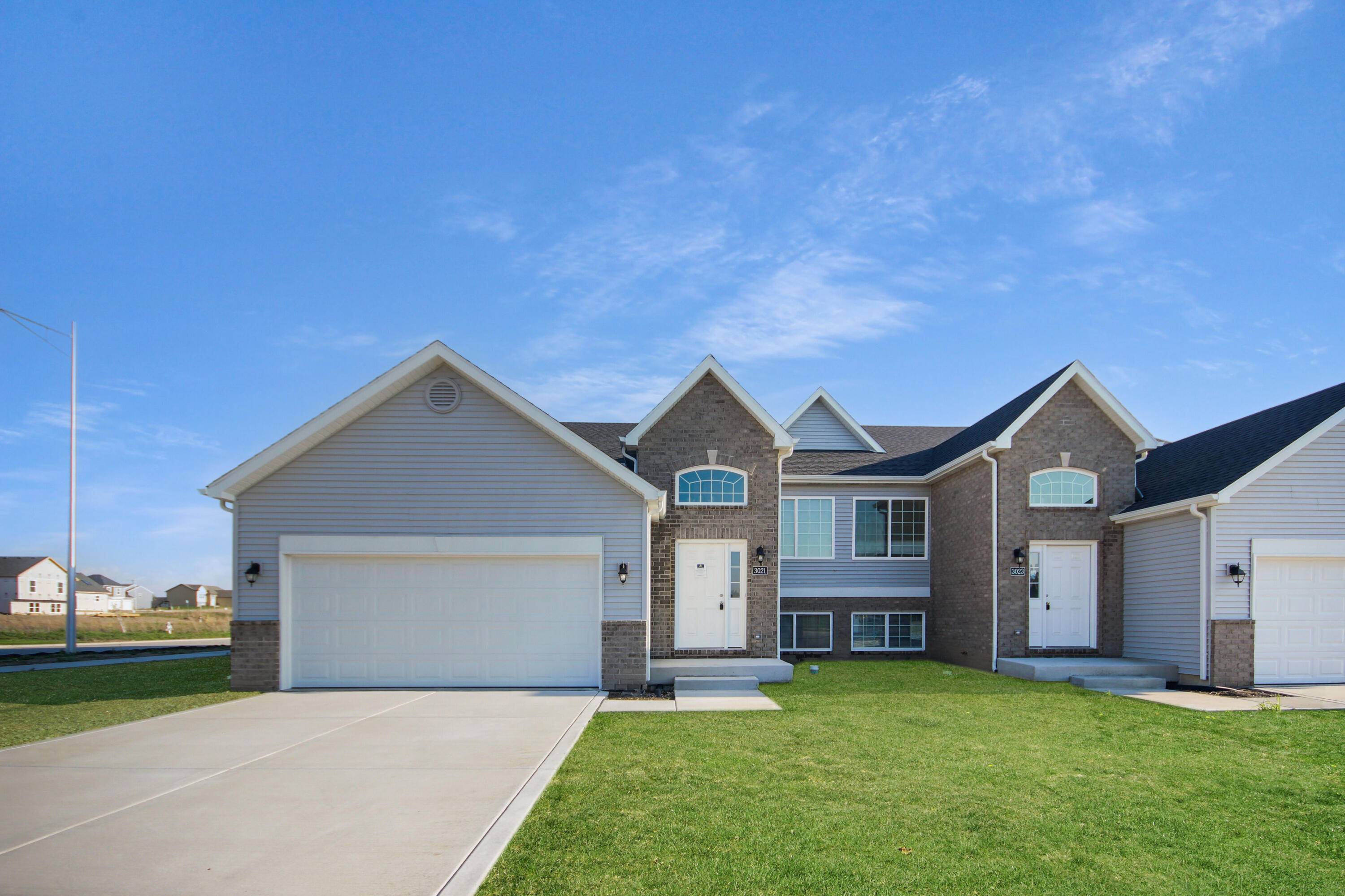 3021 W 82nd Place, Merrillville, IN 46410