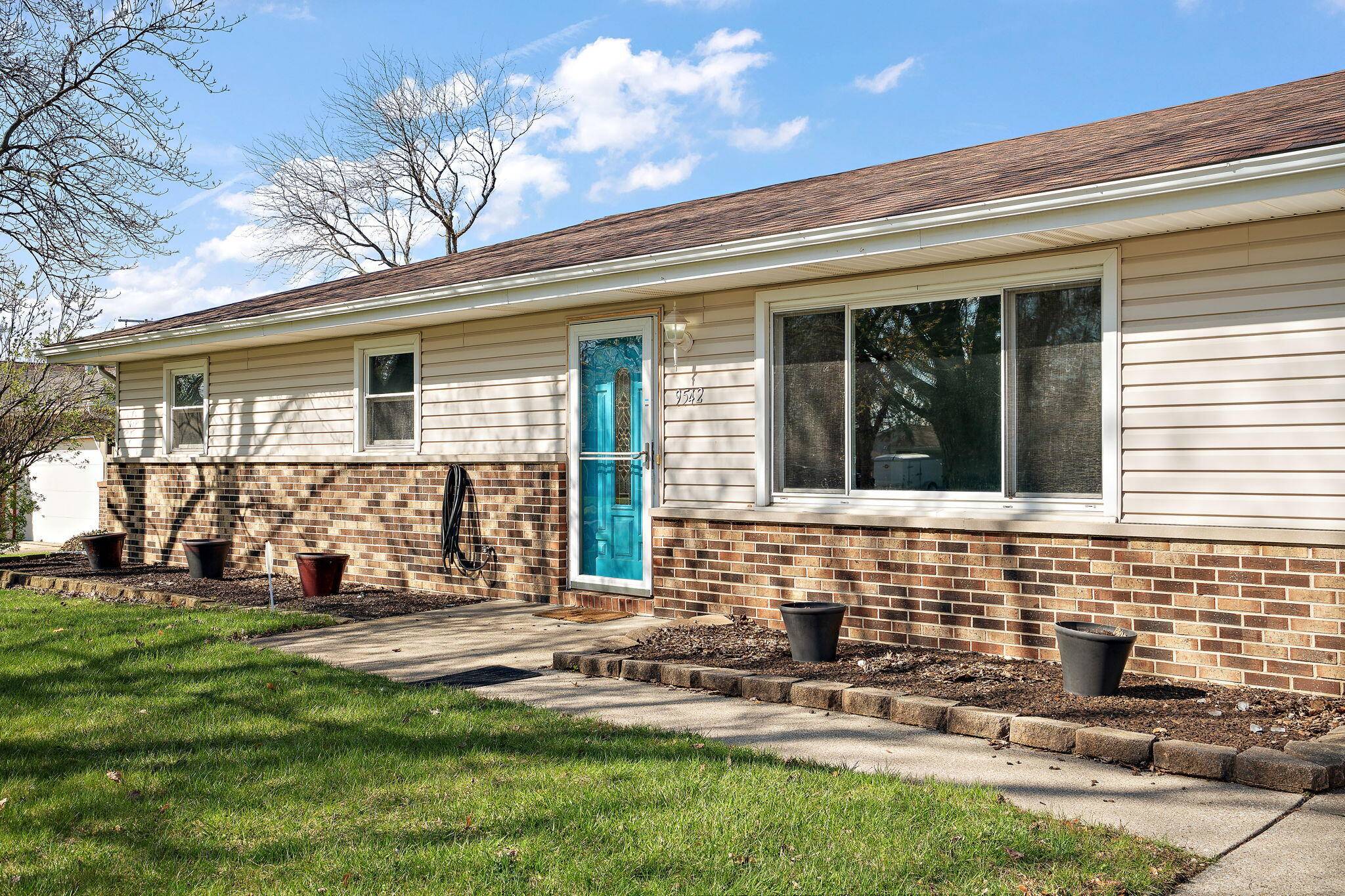 9542 Roosevelt Place, Crown Point, IN 46307